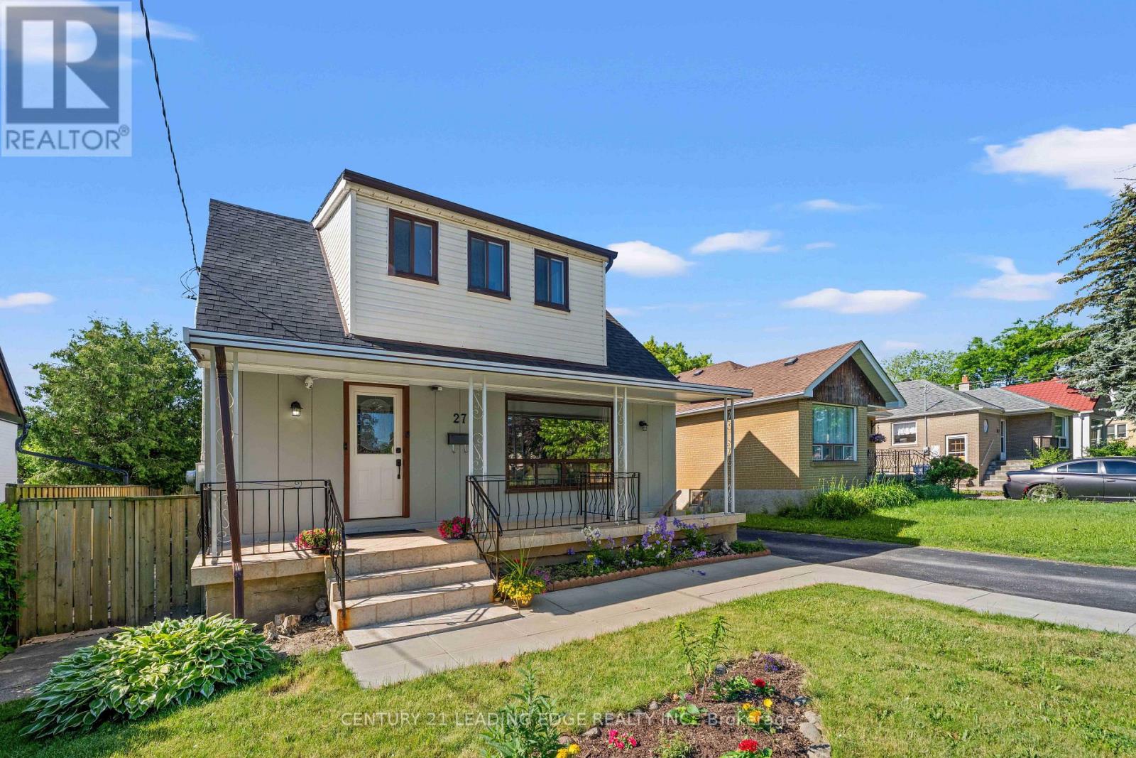 27 Chilcot Avenue, Toronto, Ontario  M9W 1T9 - Photo 4 - W13476576