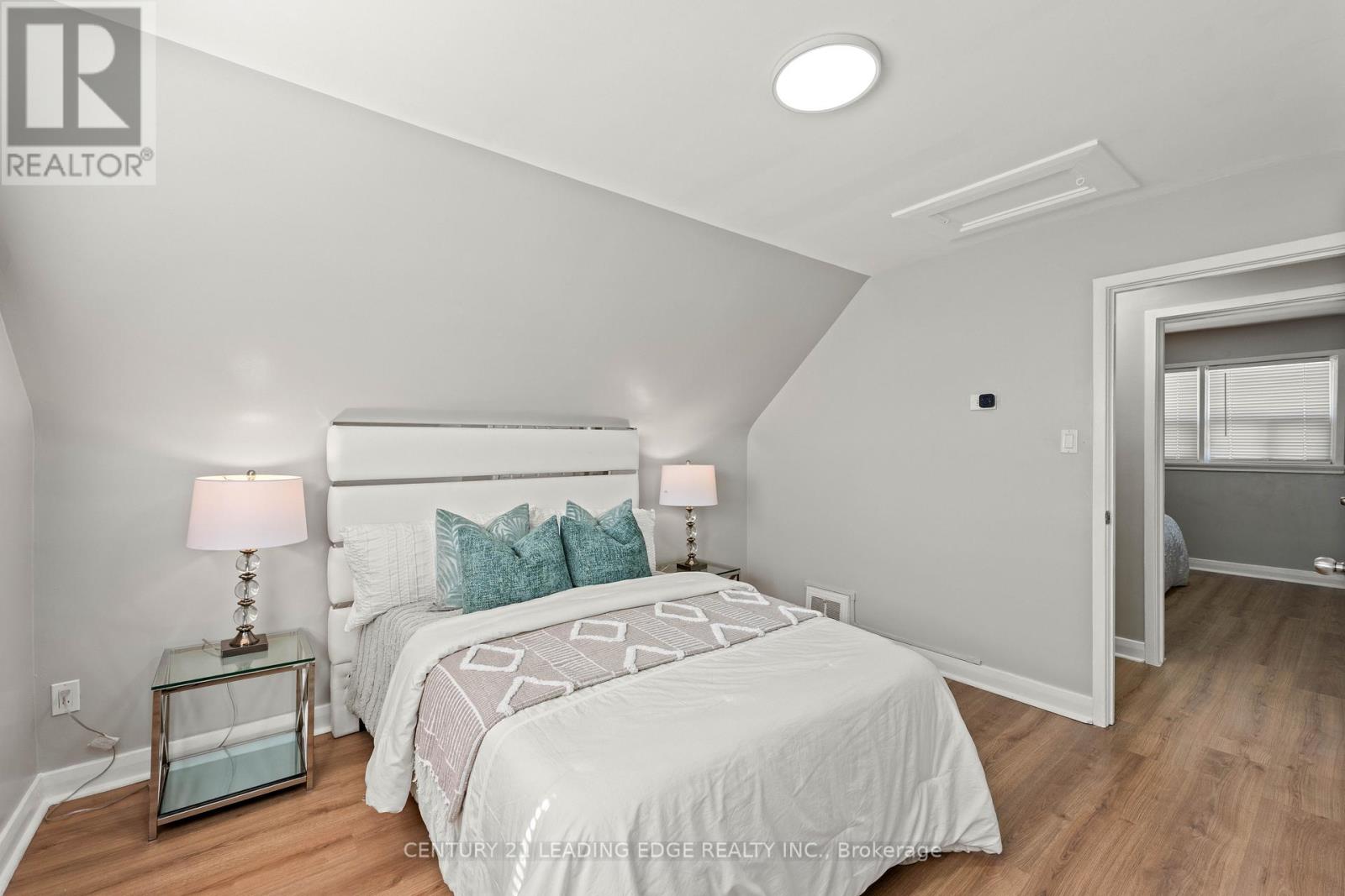 27 Chilcot Avenue, Toronto, Ontario  M9W 1T9 - Photo 32 - W13476576