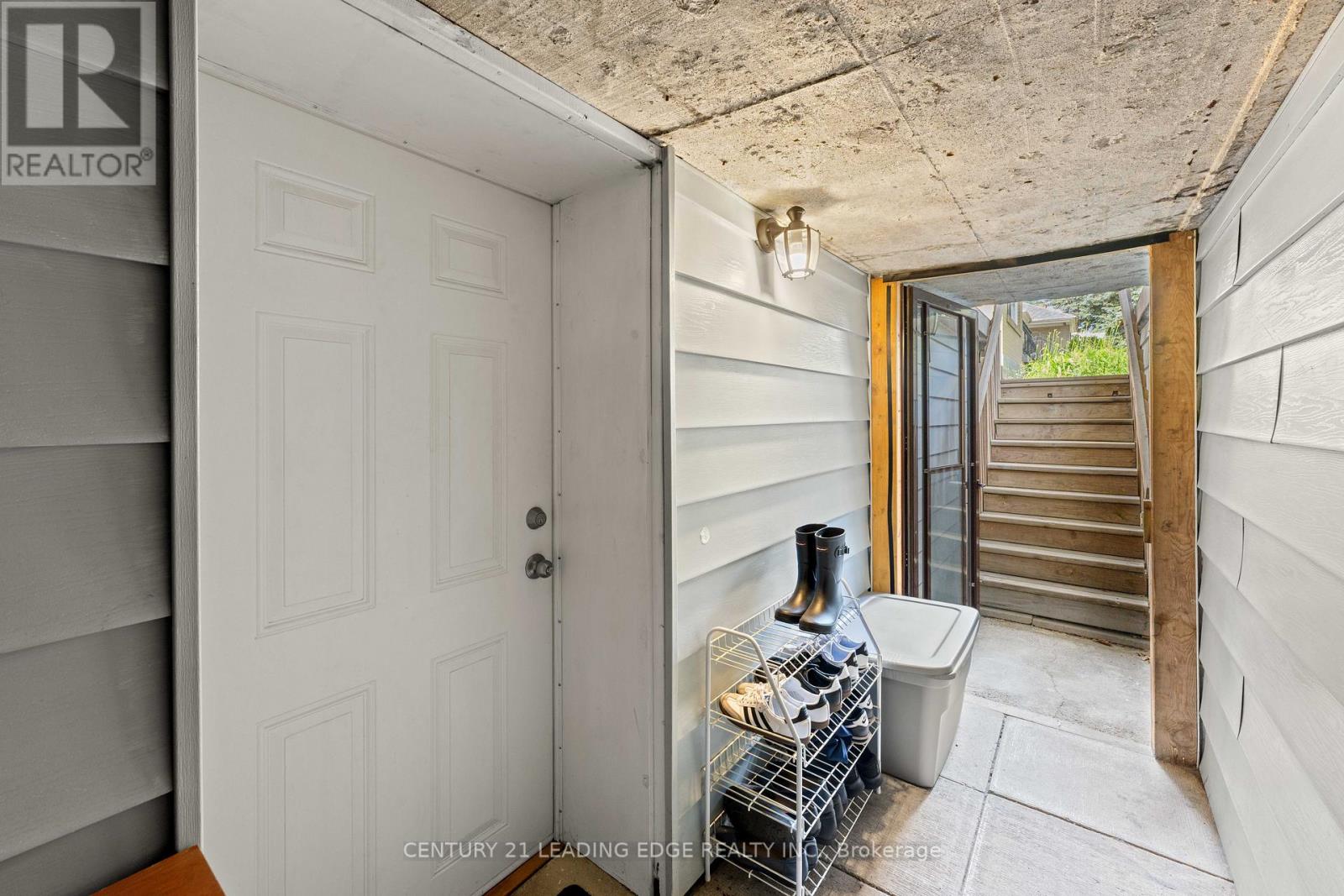 27 Chilcot Avenue, Toronto, Ontario  M9W 1T9 - Photo 38 - W13476576
