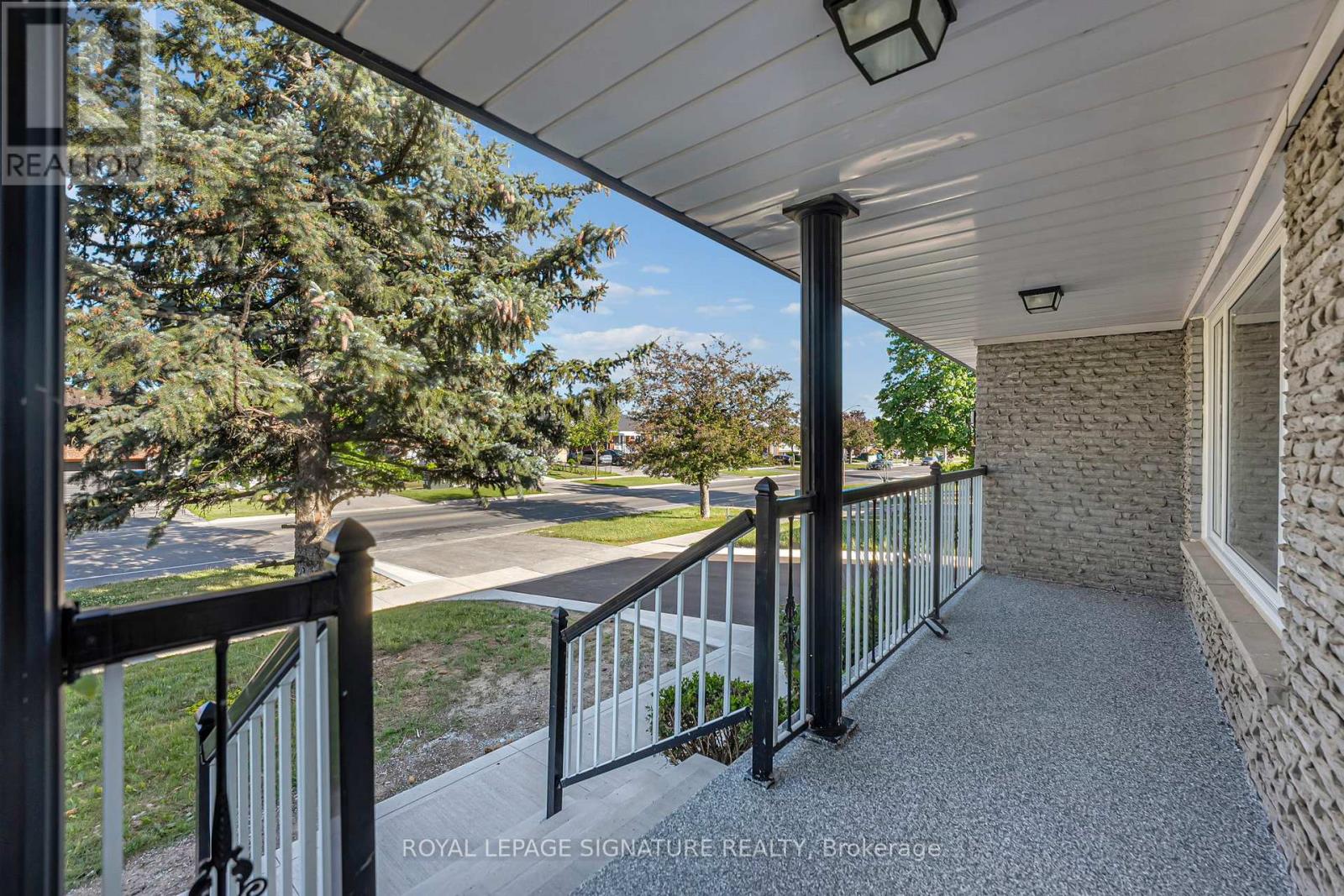 3263 Morning Star Drive, Mississauga, Ontario  L4T 1X6 - Photo 3 - W13476628