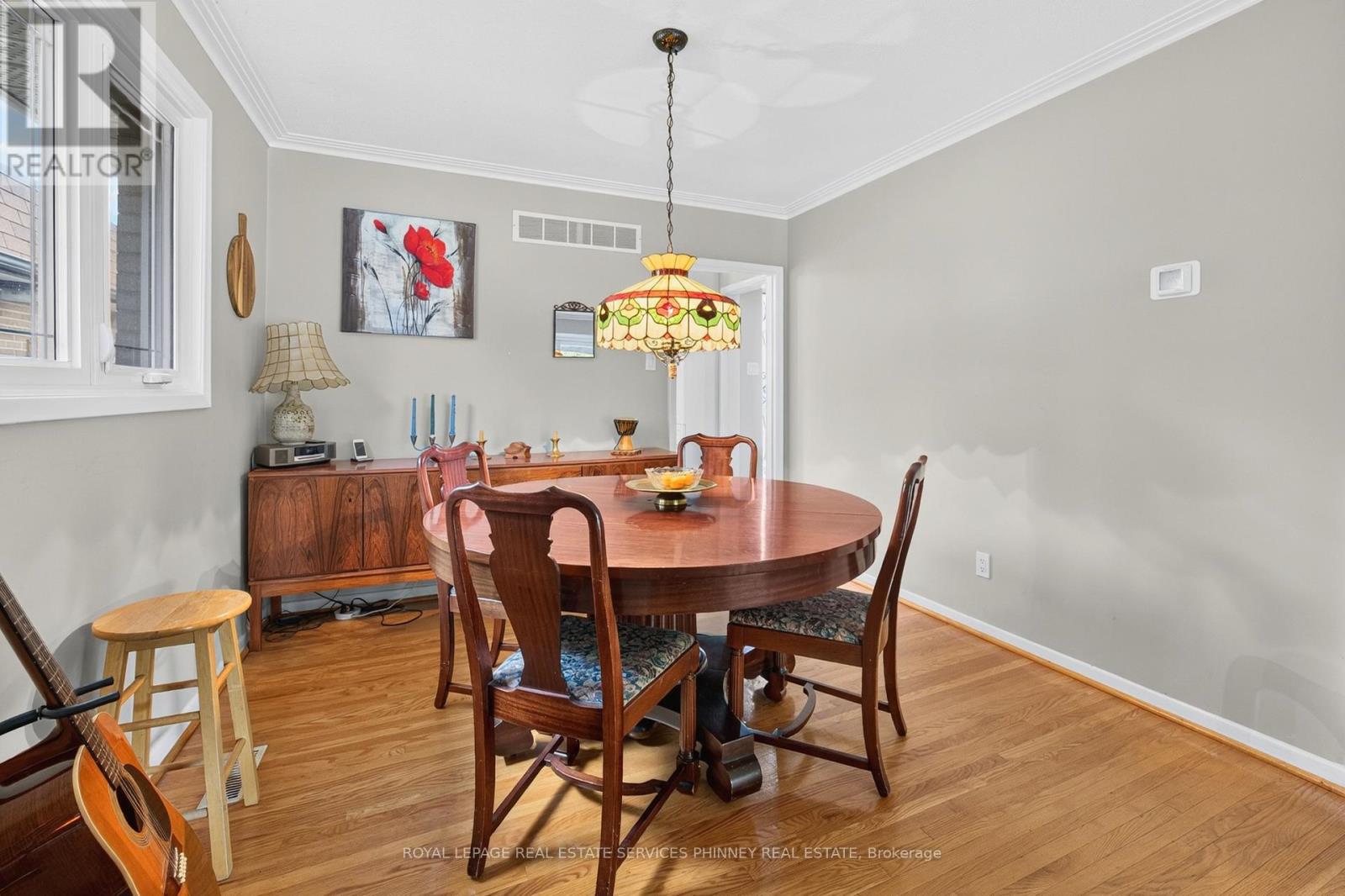 1379 Tyneburn Crescent, Mississauga, Ontario  L4X 1P6 - Photo 5 - W13476582