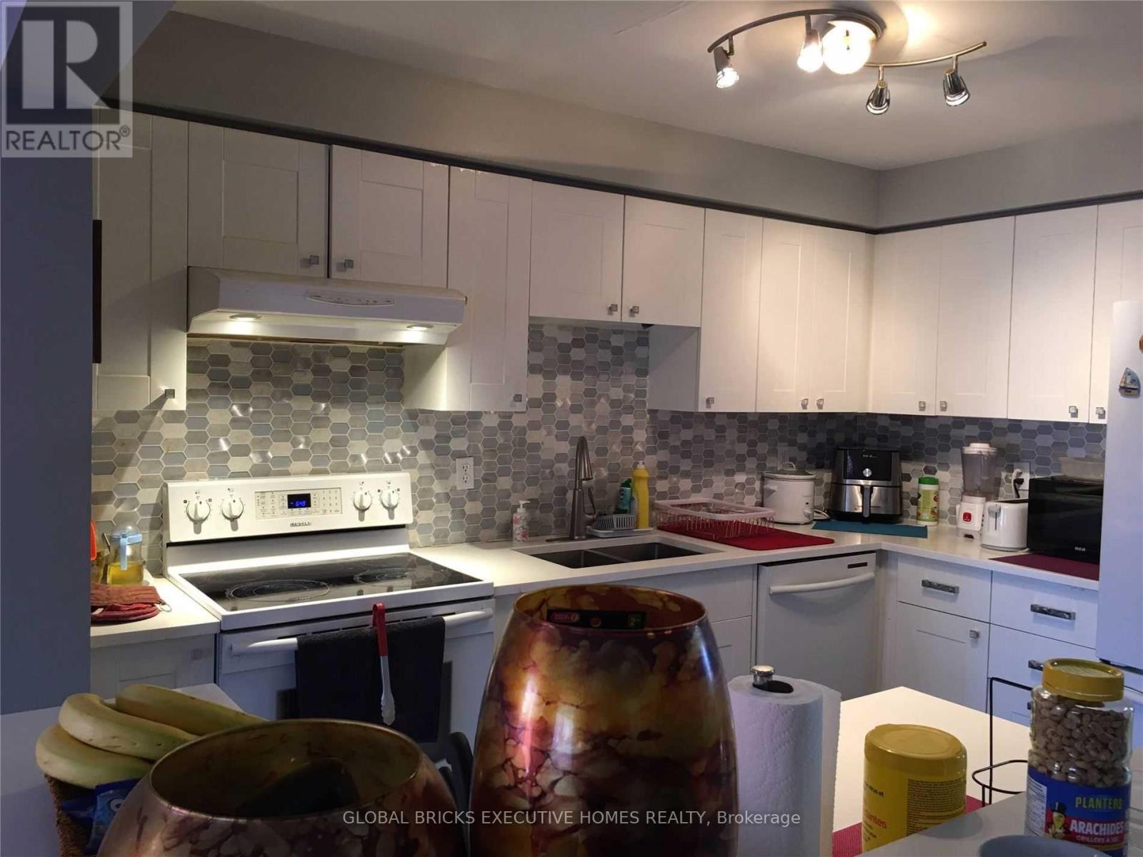 161 - 5030 Heatherleigh Avenue, Mississauga, Ontario  L5V 2G5 - Photo 2 - W13476624
