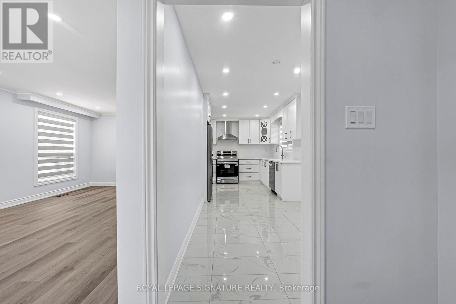 3263 Morning Star Drive, Mississauga, Ontario  L4T 1X6 - Photo 5 - W13476628