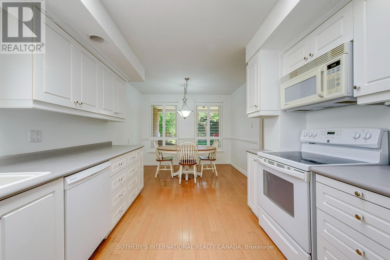 1272 Falgarwood Drive, Oakville, Ontario  L6H 2L6 - Photo 16 - W13476650