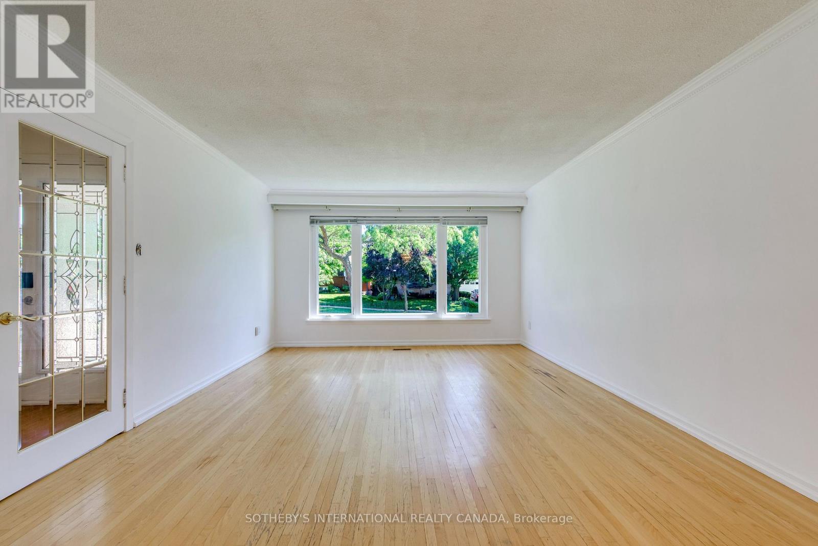 1272 Falgarwood Drive, Oakville, Ontario  L6H 2L6 - Photo 6 - W13476650