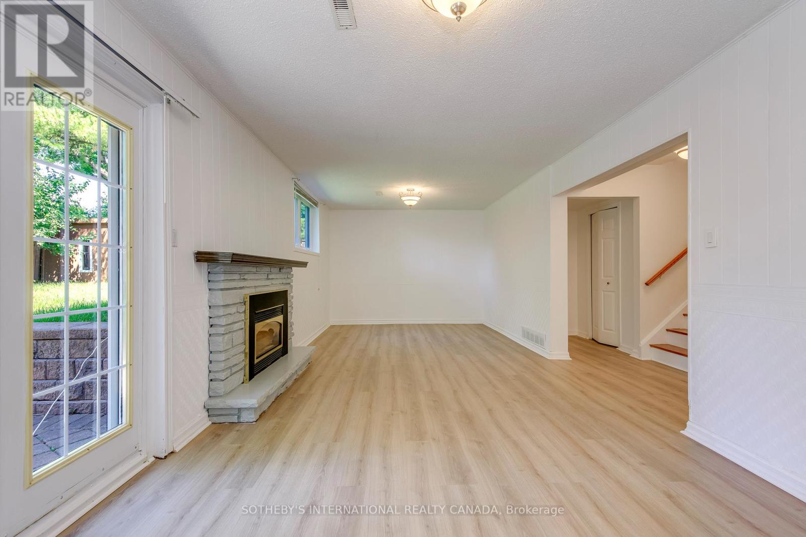 1272 Falgarwood Drive, Oakville, Ontario  L6H 2L6 - Photo 19 - W13476650