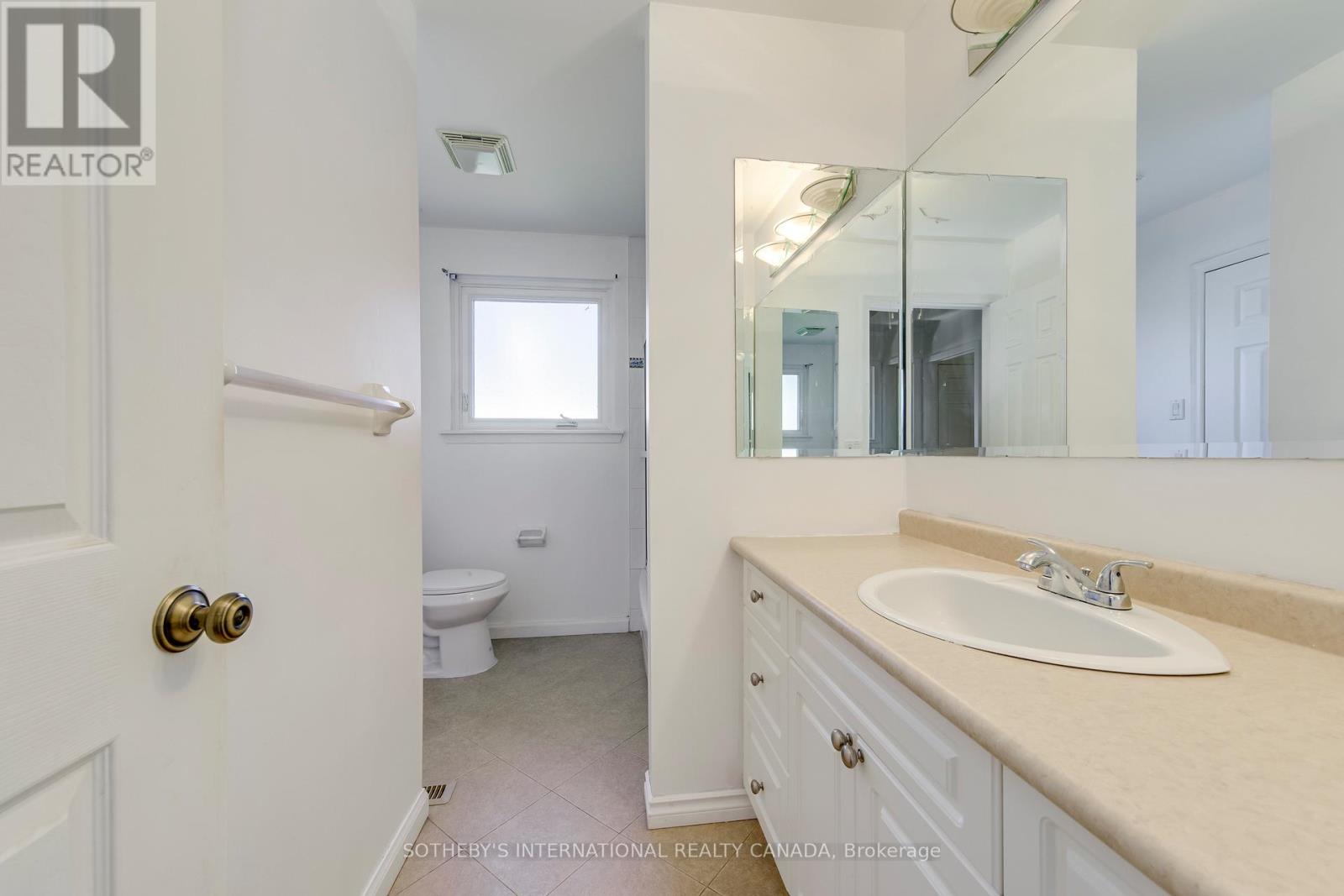 1272 Falgarwood Drive, Oakville, Ontario  L6H 2L6 - Photo 31 - W13476650