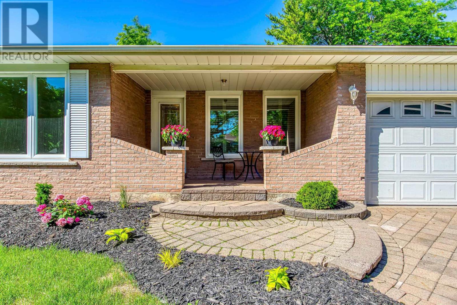 1272 Falgarwood Drive, Oakville, Ontario  L6H 2L6 - Photo 2 - W13476650