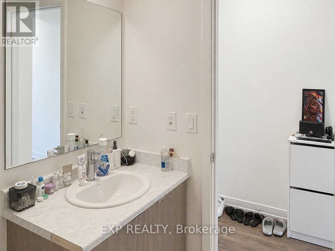 310 - 120 Canon Jackson Drive E, Toronto, Ontario  M6M 0B8 - Photo 8 - W13476792