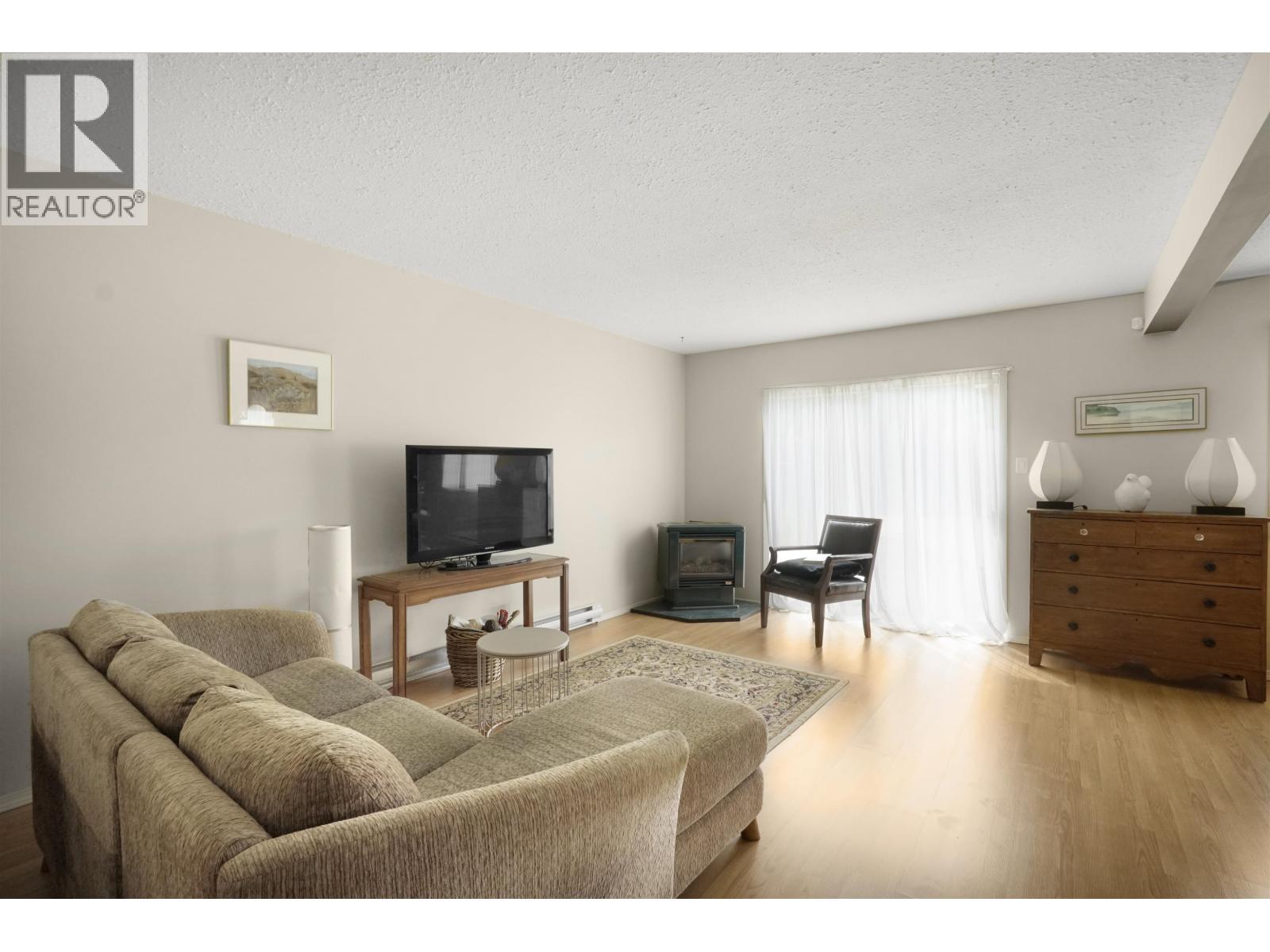 45 Hallman Street, Kitimat, British Columbia  V8C 2P9 - Photo 2 - R3138596