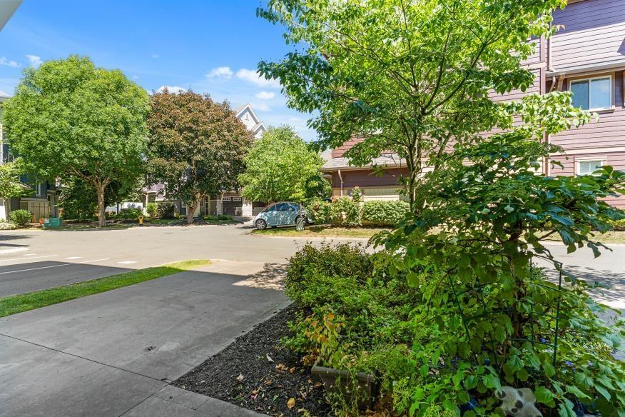 21 45137 Nicomen Crescent, Garrison Crossing, Chilliwack, British Columbia  V2R 0R3 - Photo 4 - R3138671