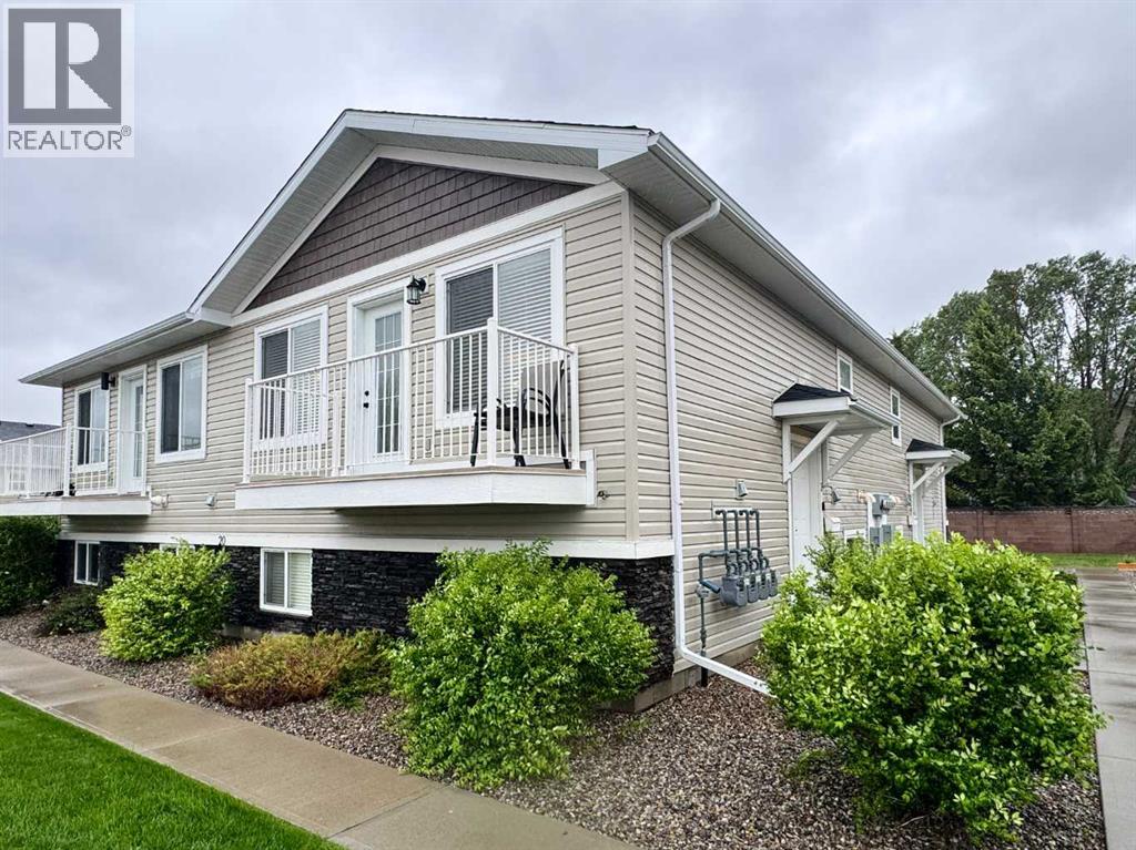 3, 20 Cougar Cove N, Lethbridge, Alberta  T1H 5V4 - Photo 1 - A2316301