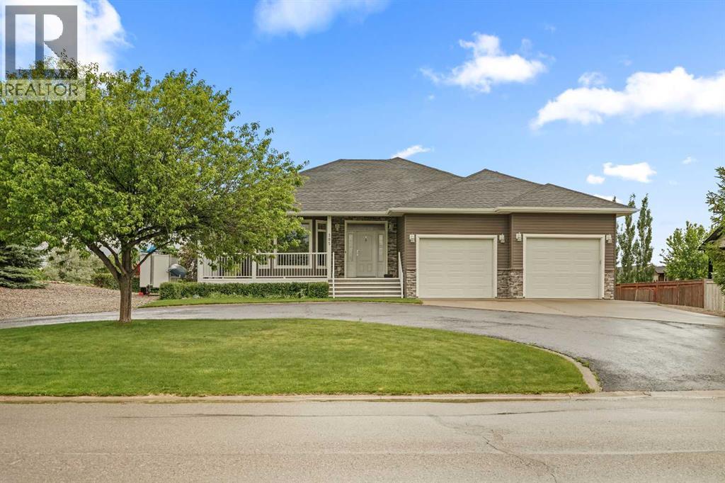 305 S 200 E, Raymond, Alberta  T0K 2S0 - Photo 1 - A2322457