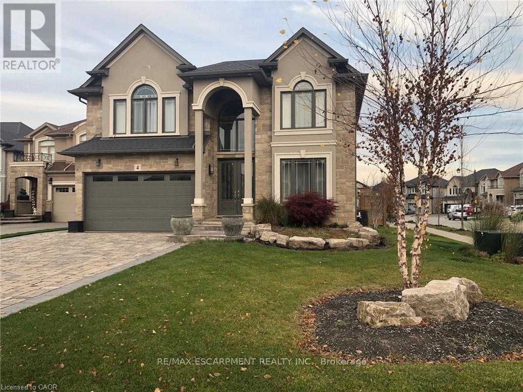 4 RAPHAEL COURT, Hamilton, Ontario