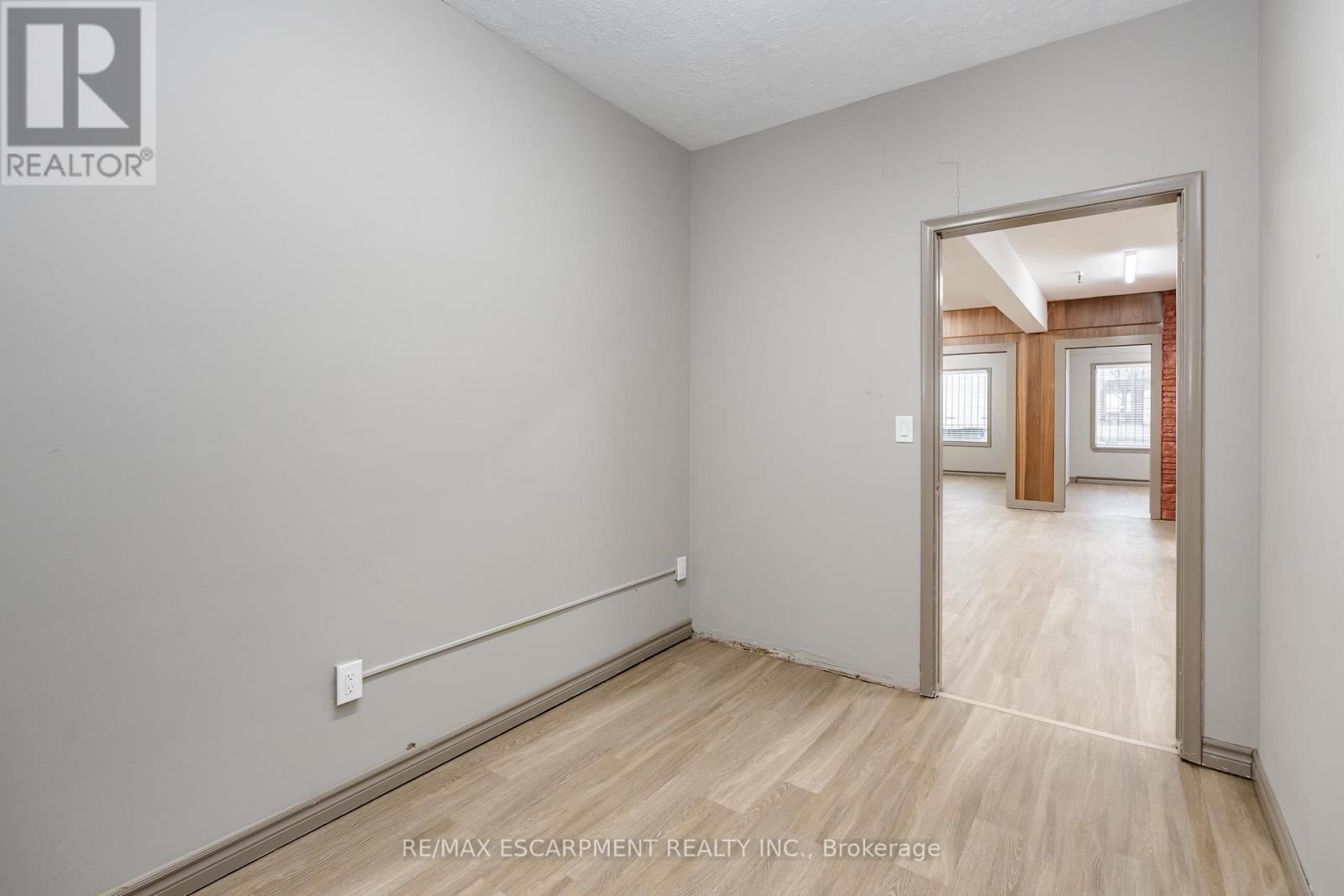 18 Linden Street, Hamilton, Ontario L8L 3H6 - Photo 14 - X13476116