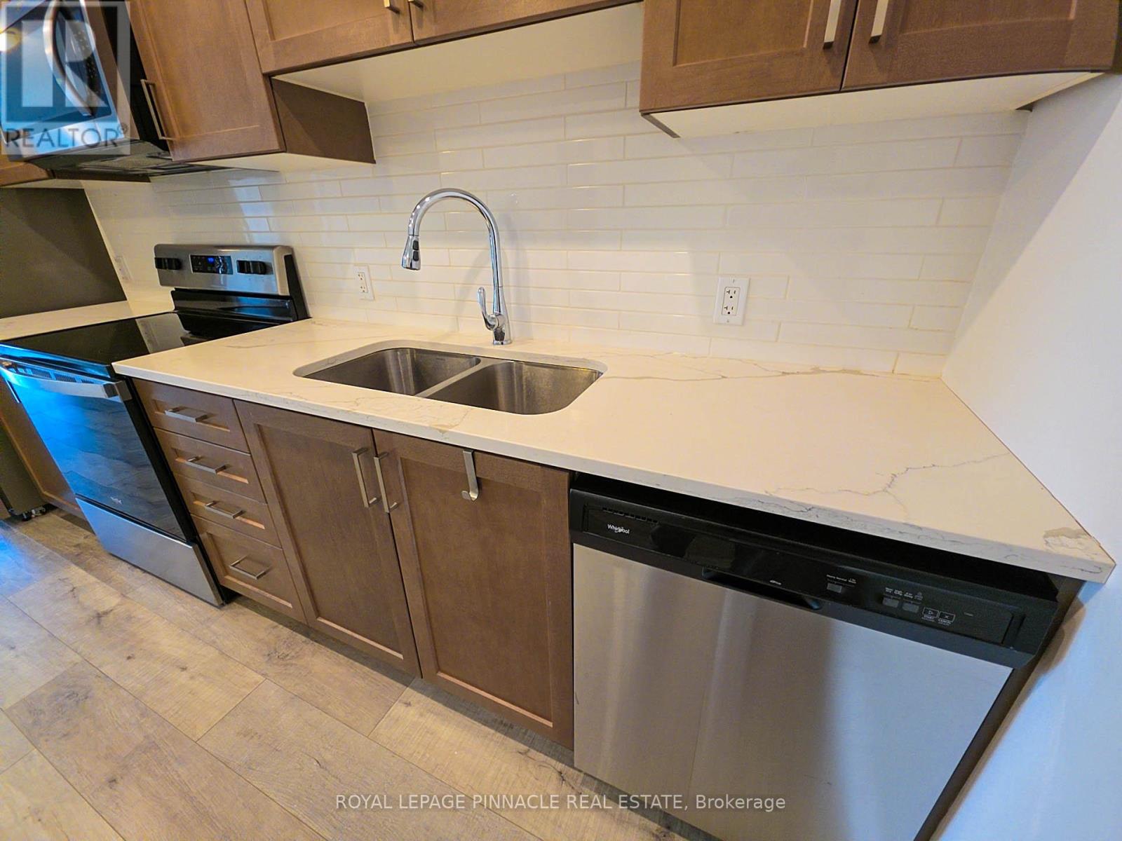 101 - 5 Wake Robin Drive, Kitchener, Ontario  N2E 0H6 - Photo 4 - X13476388