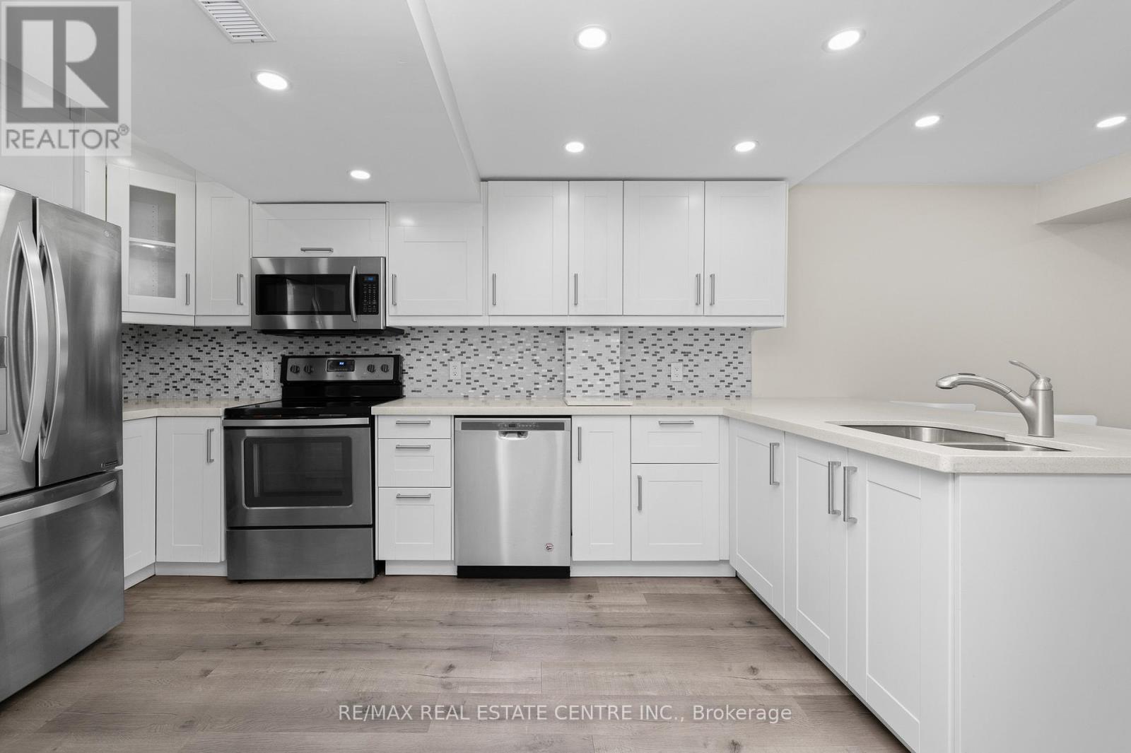 26 Phillipo Drive, Hamilton, Ontario  L9B 2P6 - Photo 6 - X13476556