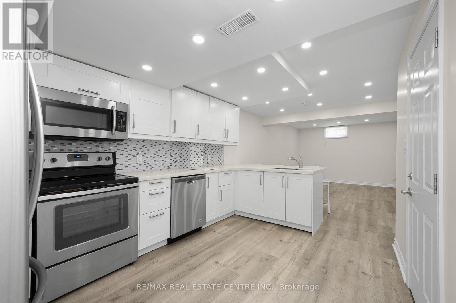 26 Phillipo Drive, Hamilton, Ontario  L9B 2P6 - Photo 7 - X13476556