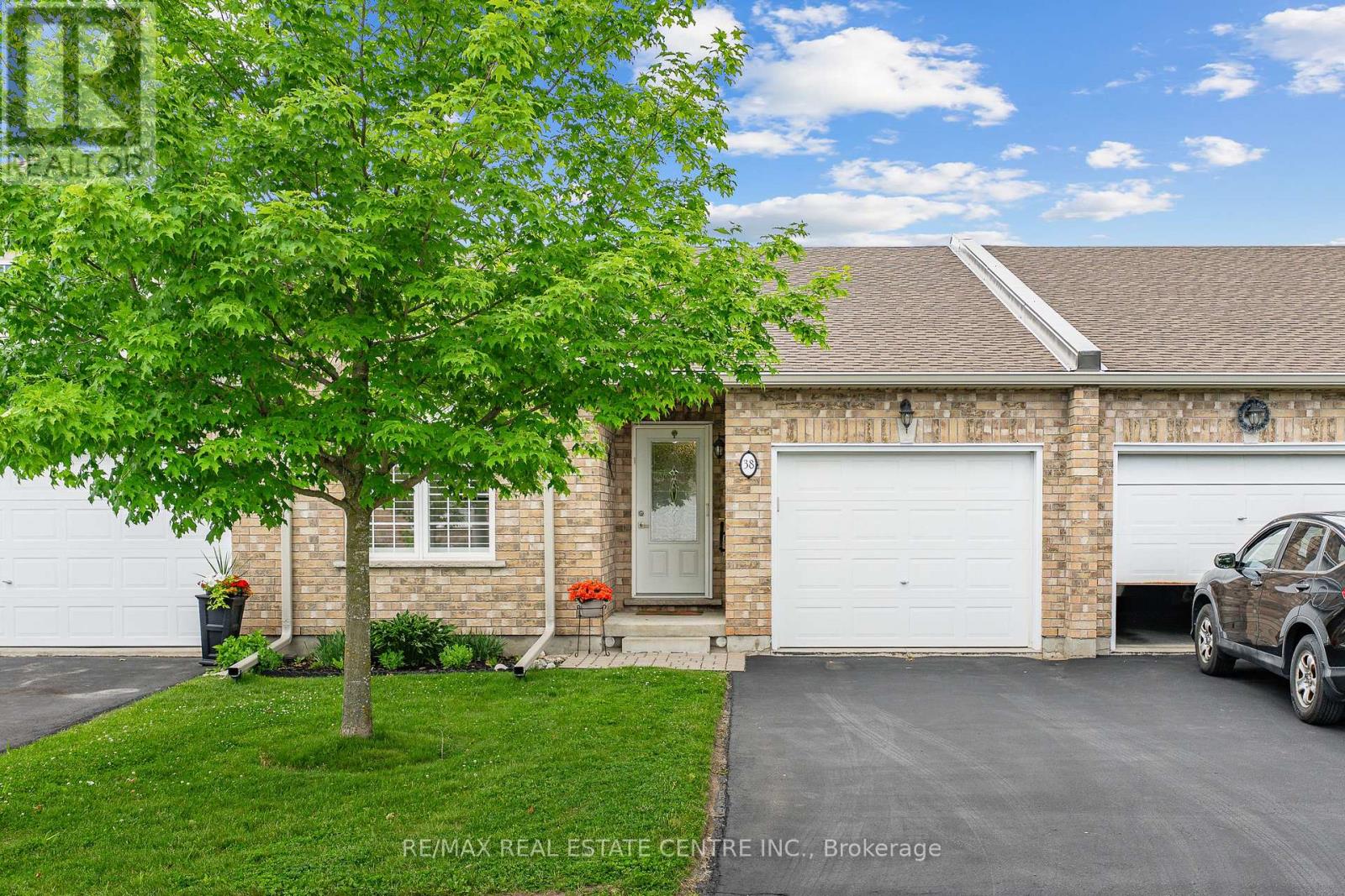 38 - 35 GREEN GATE BOULEVARD, Waterloo, Ontario