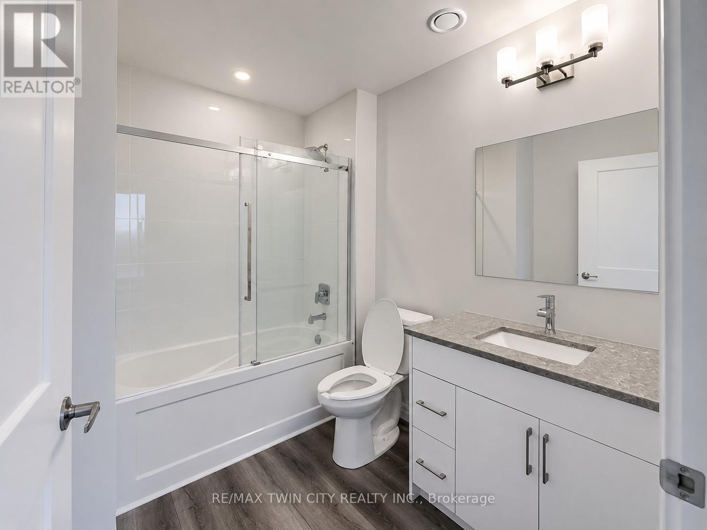1402 - 60 Charles Street W, Kitchener, Ontario  N2G 0C9 - Photo 7 - X13476590