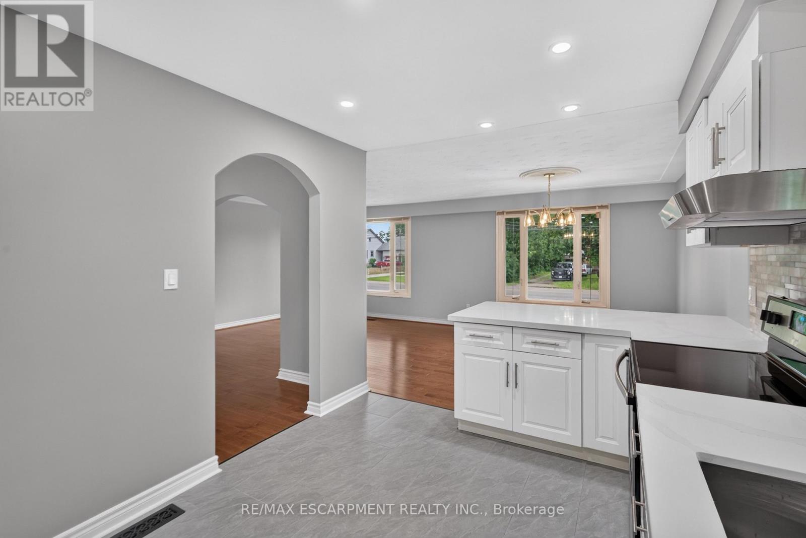1- Upper - 294 Jones Road, Hamilton, Ontario  L8E 5L8 - Photo 8 - X13476596