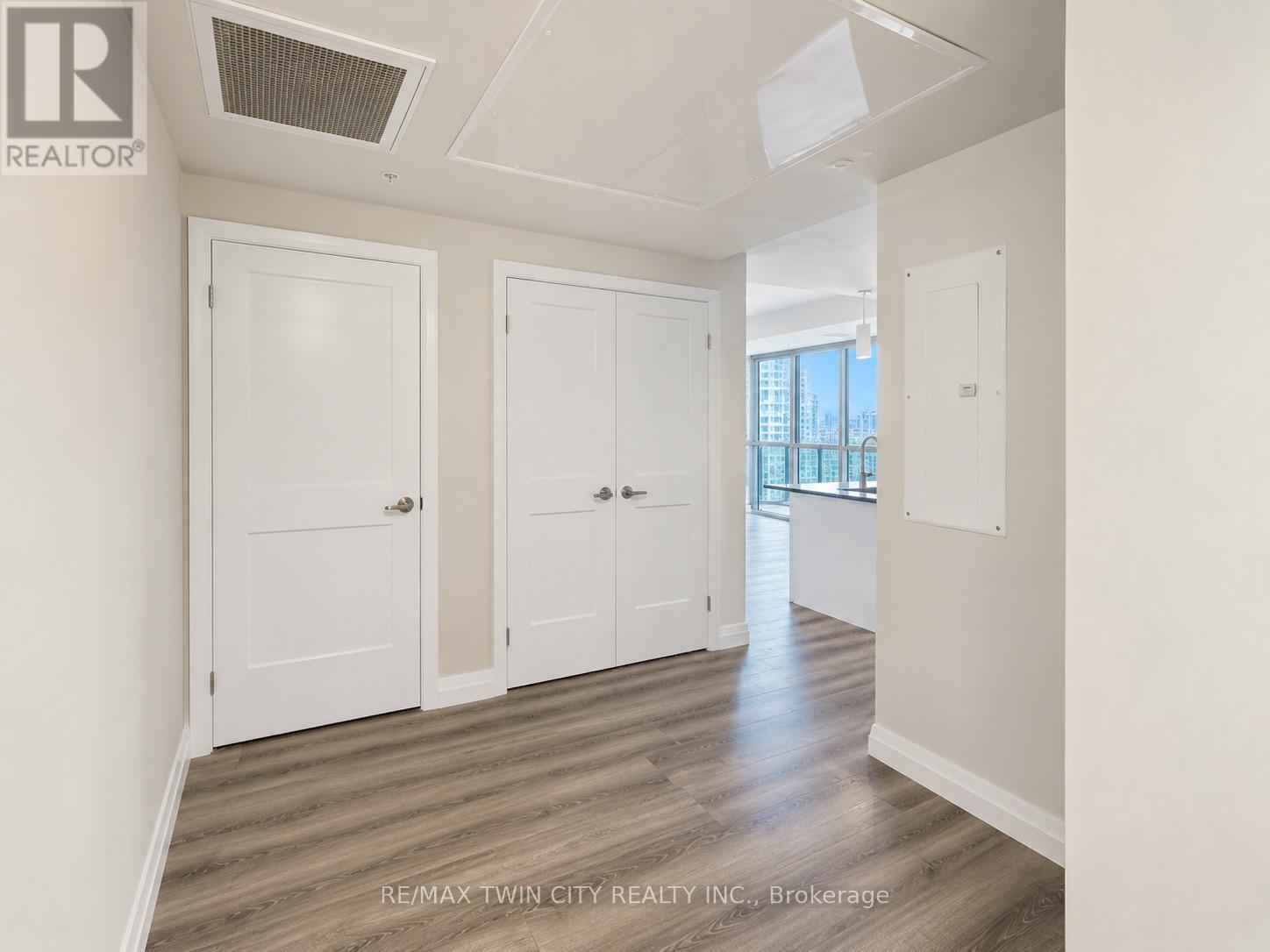 1402 - 60 Charles Street W, Kitchener, Ontario  N2G 0C9 - Photo 8 - X13476590