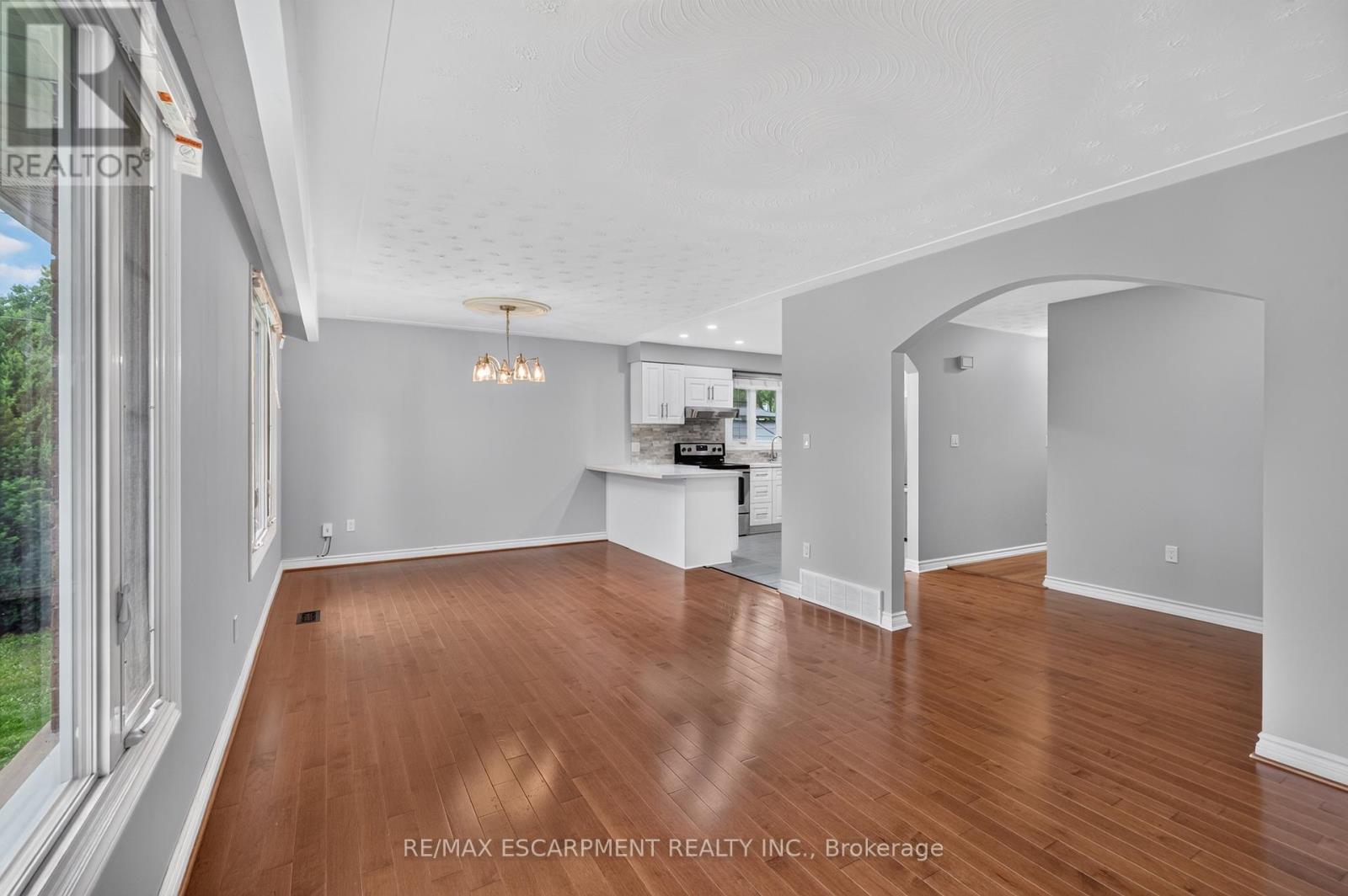 1- Upper - 294 Jones Road, Hamilton, Ontario  L8E 5L8 - Photo 5 - X13476596