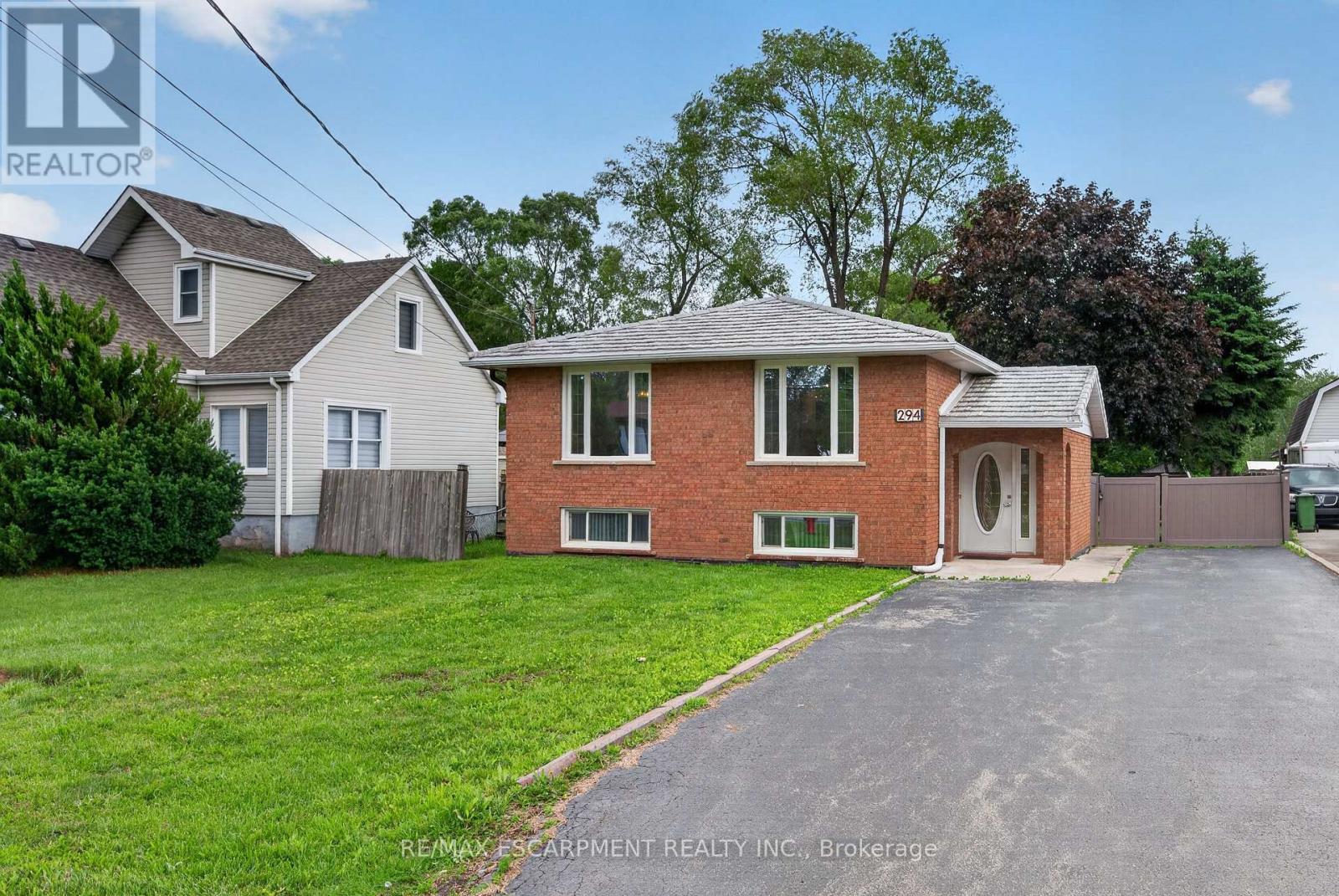 1- Upper - 294 Jones Road, Hamilton, Ontario  L8E 5L8 - Photo 2 - X13476596