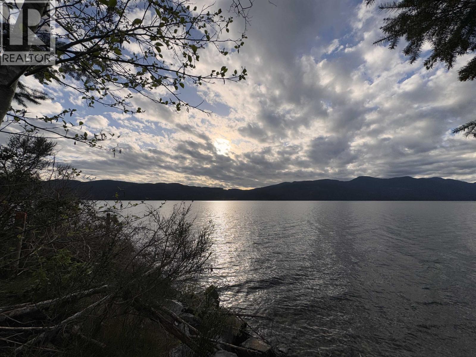 7425 Sechelt Inlet Road, Sechelt, British Columbia  V7Z 0C7 - Photo 11 - R3138714