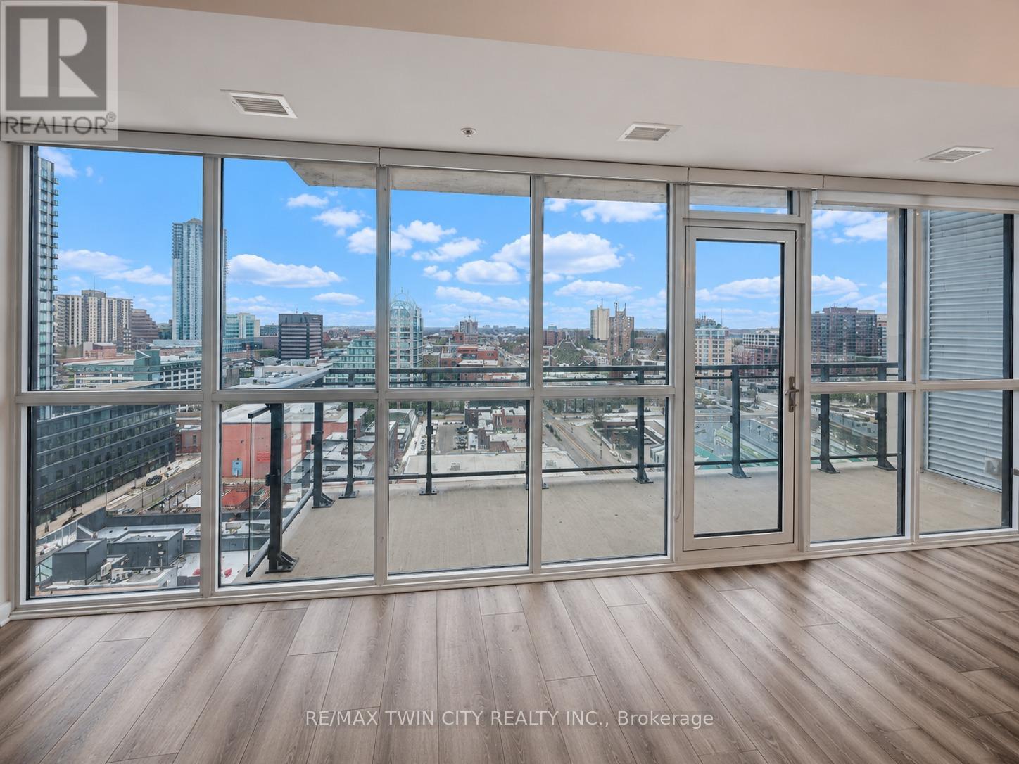 1402 - 60 Charles Street W, Kitchener, Ontario  N2G 0C9 - Photo 6 - X13476590
