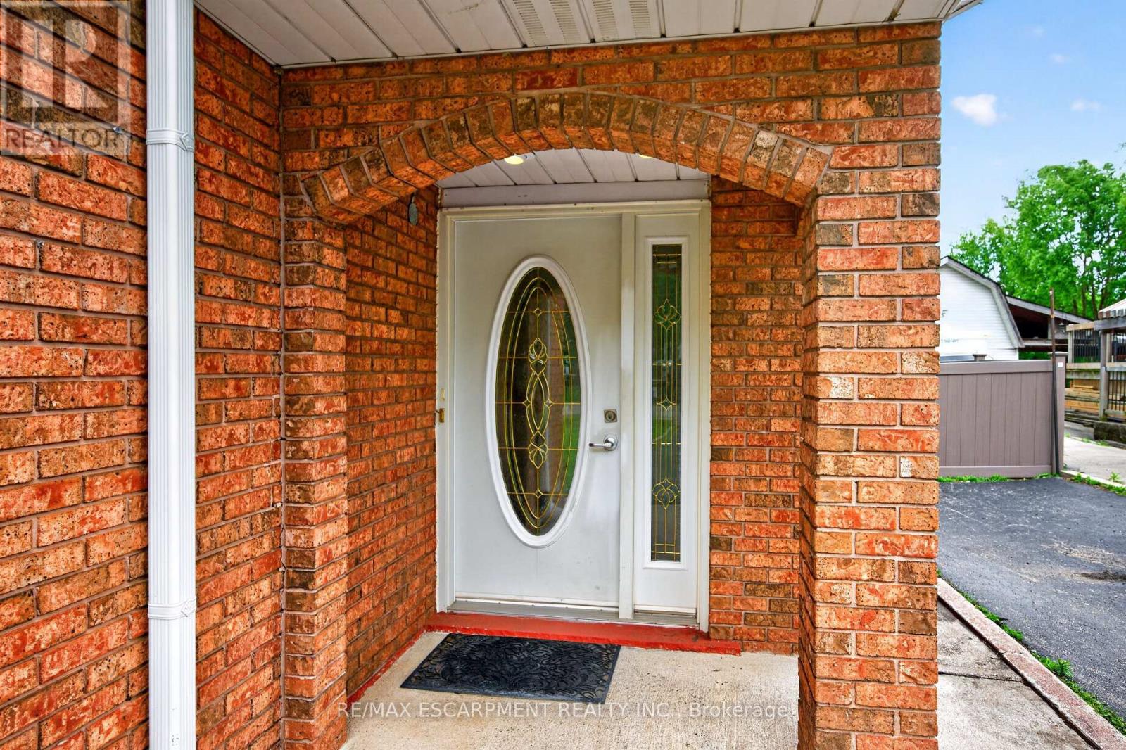 1- Upper - 294 Jones Road, Hamilton, Ontario  L8E 5L8 - Photo 3 - X13476596