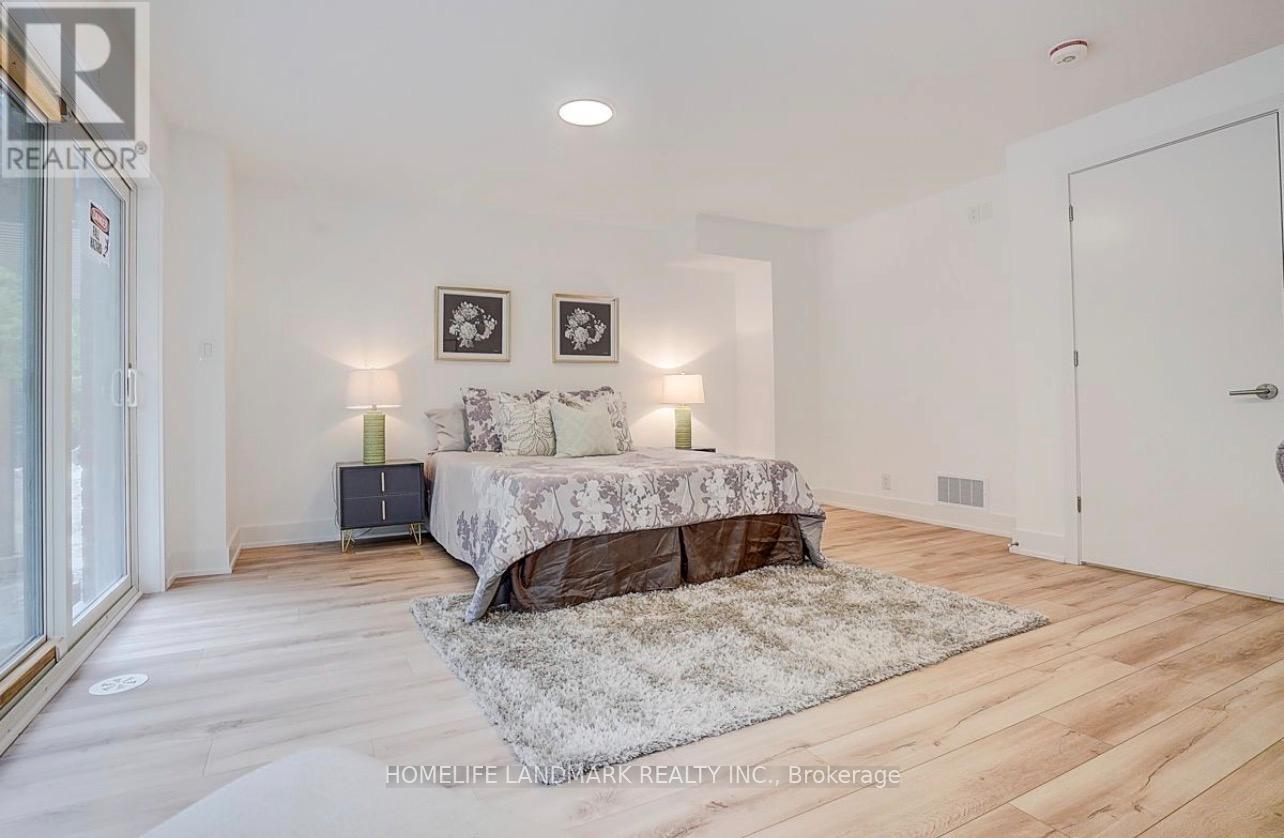 29 Chestnut Court, Aurora, Ontario  L4G 4A4 - Photo 6 - N13476558