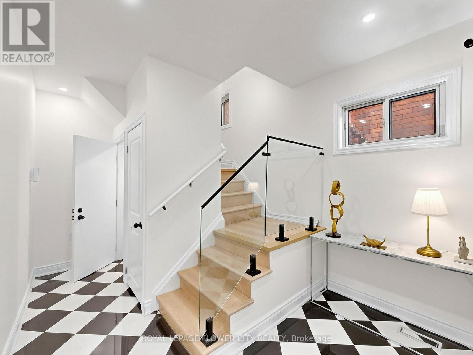 11 Holton Avenue N, Hamilton, Ontario  L8L 6H3 - Photo 22 - X13475376
