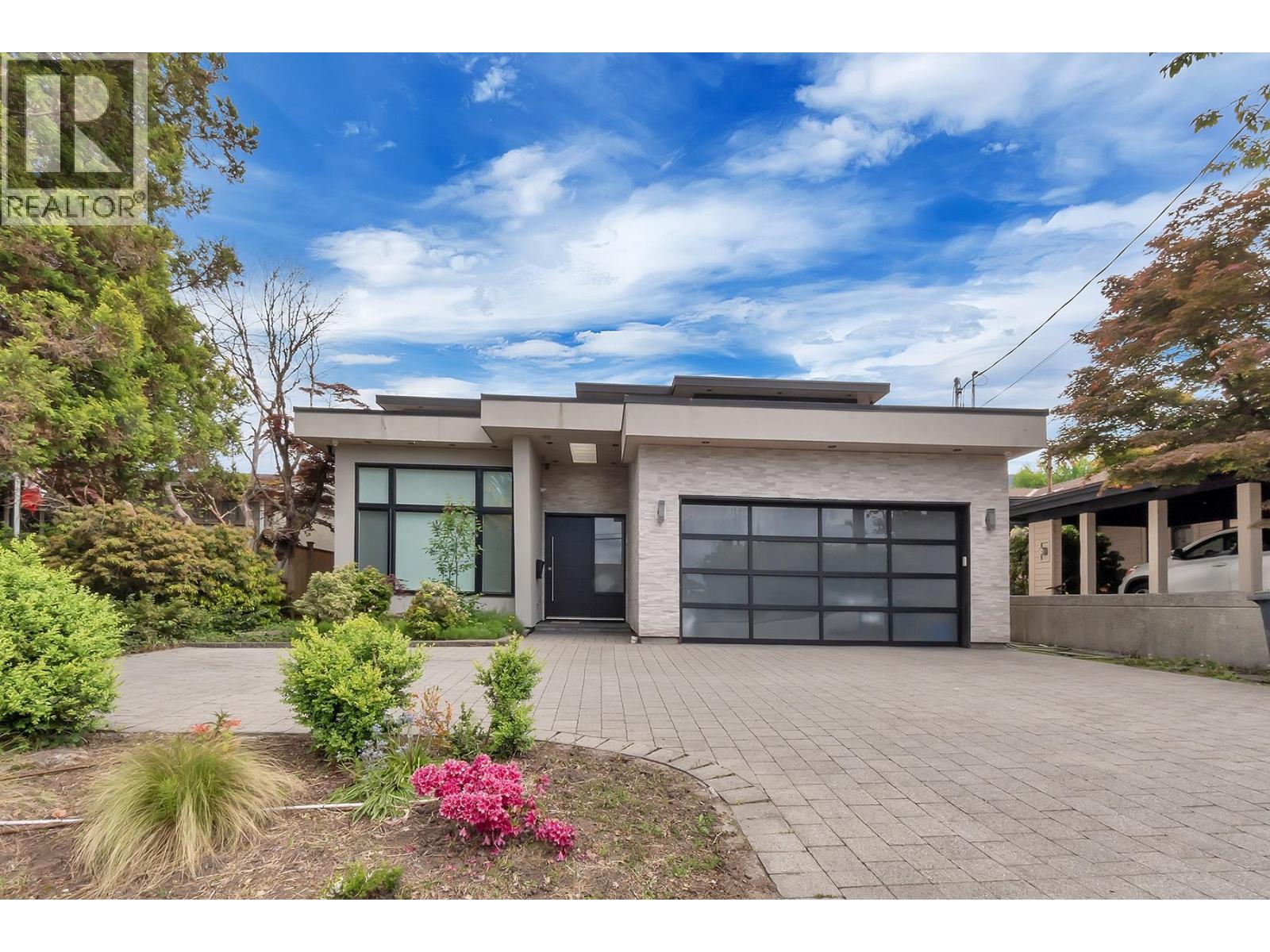 440 W QUEENS ROAD, North Vancouver, British Columbia