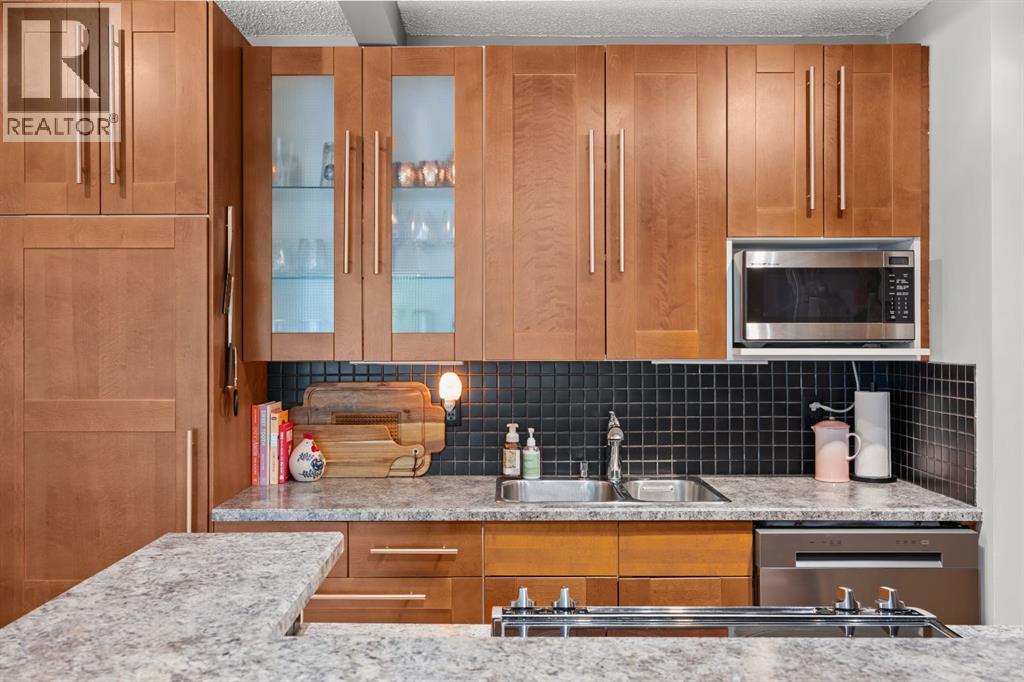 304, 924 18 Avenue Sw, Calgary, Alberta T2T 0H1 - Photo 3 - A2321646
