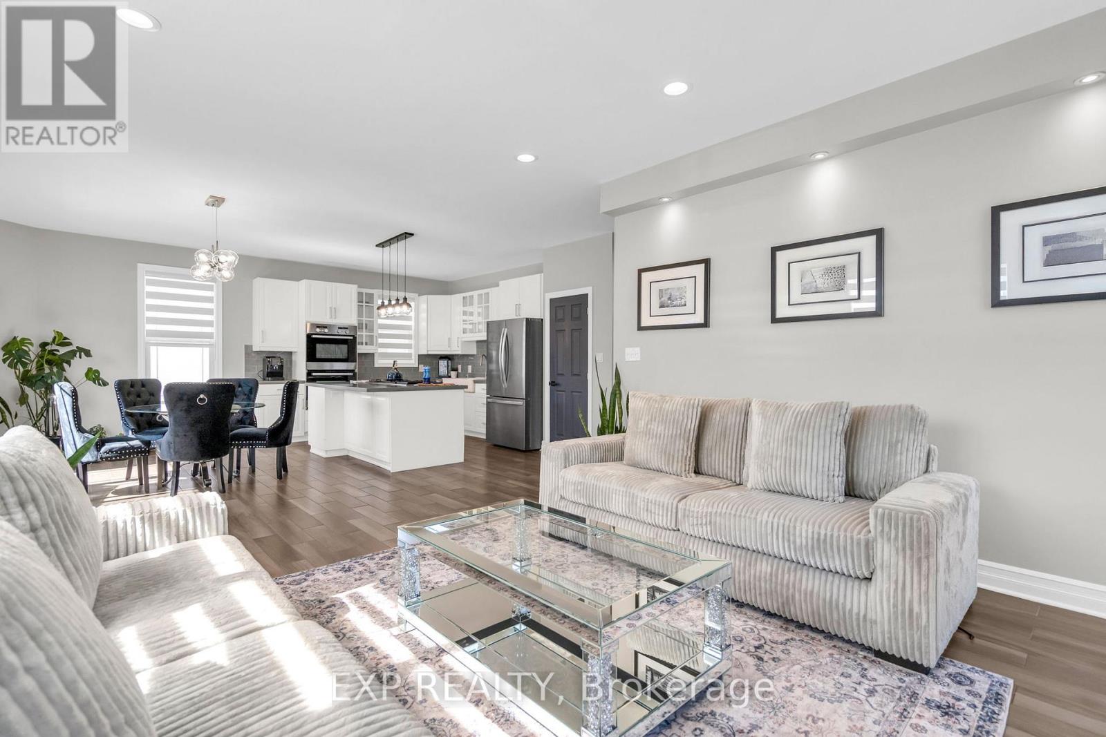 5 Farley Circle, Georgina, Ontario  L0E 1S0 - Photo 19 - N13476964