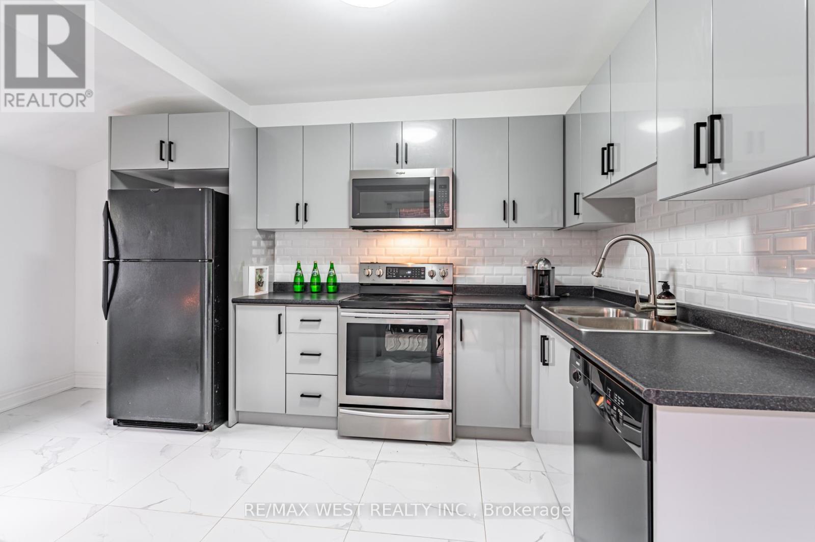 132 Twenty Second Street, Toronto, Ontario  M8V 3M4 - Photo 13 - W13476996