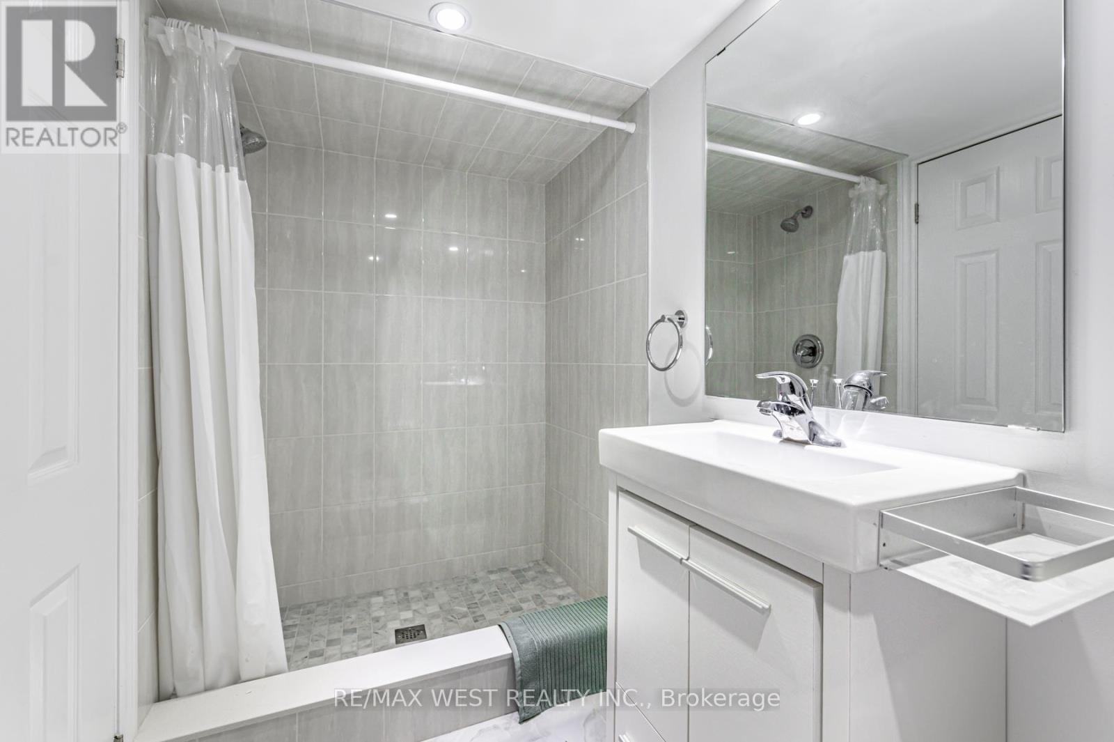 132 Twenty Second Street, Toronto, Ontario  M8V 3M4 - Photo 16 - W13476996
