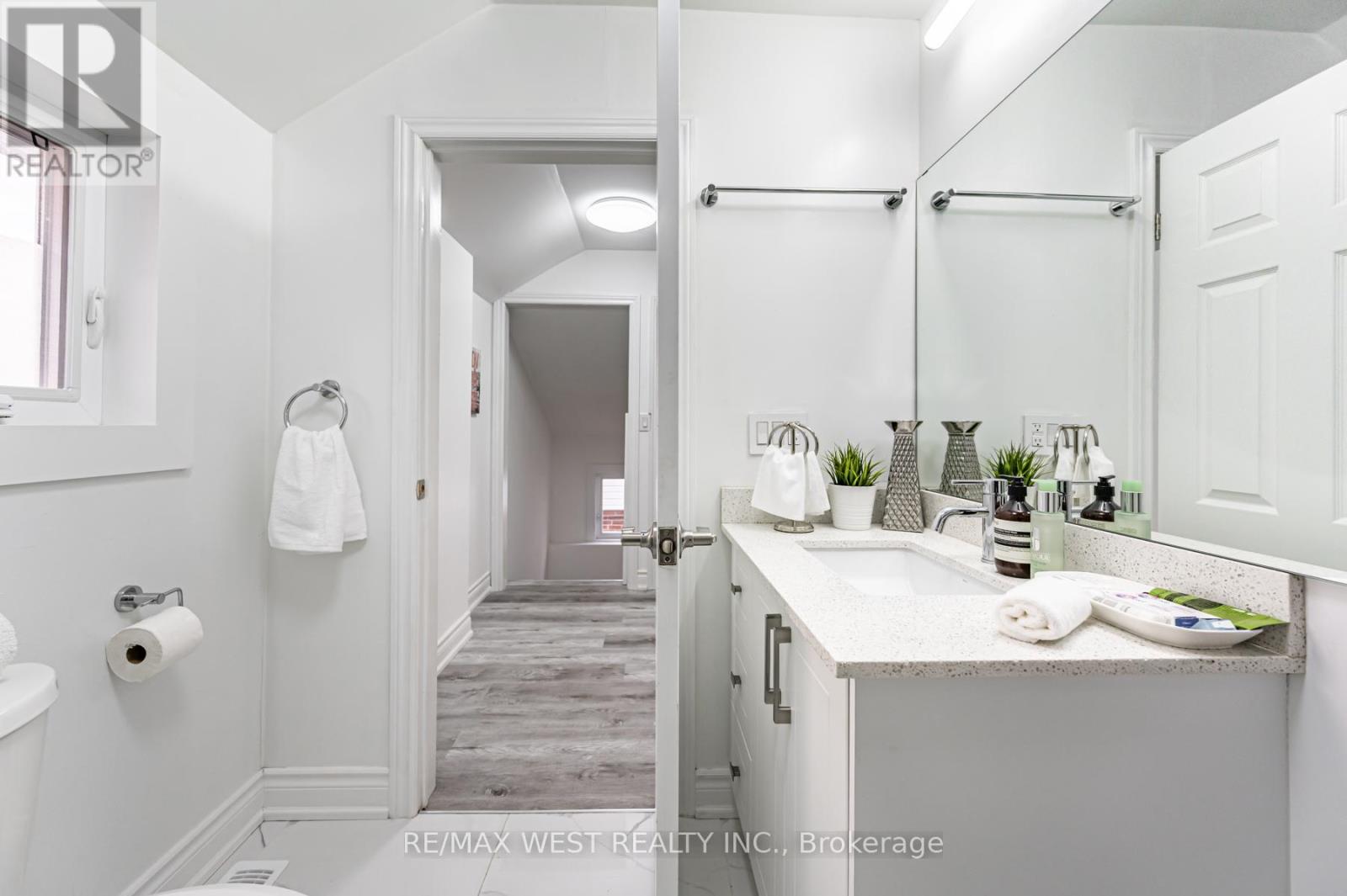 132 Twenty Second Street, Toronto, Ontario  M8V 3M4 - Photo 4 - W13476996