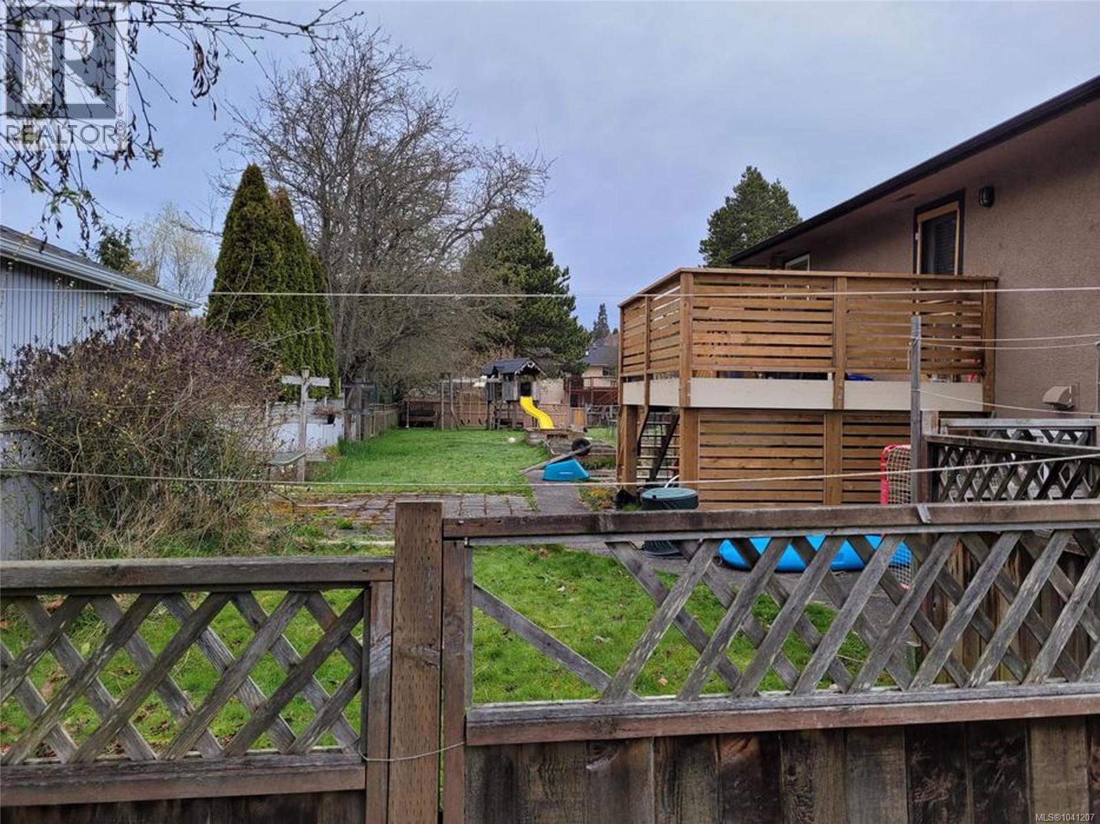 1650 Chandler Ave, Victoria, British Columbia  V8S 1N6 - Photo 18 - 1041207