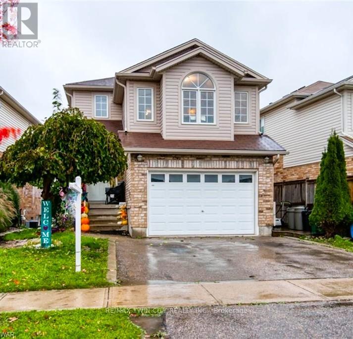 UPPER - 490 ACTIVA AVENUE, Kitchener, Ontario