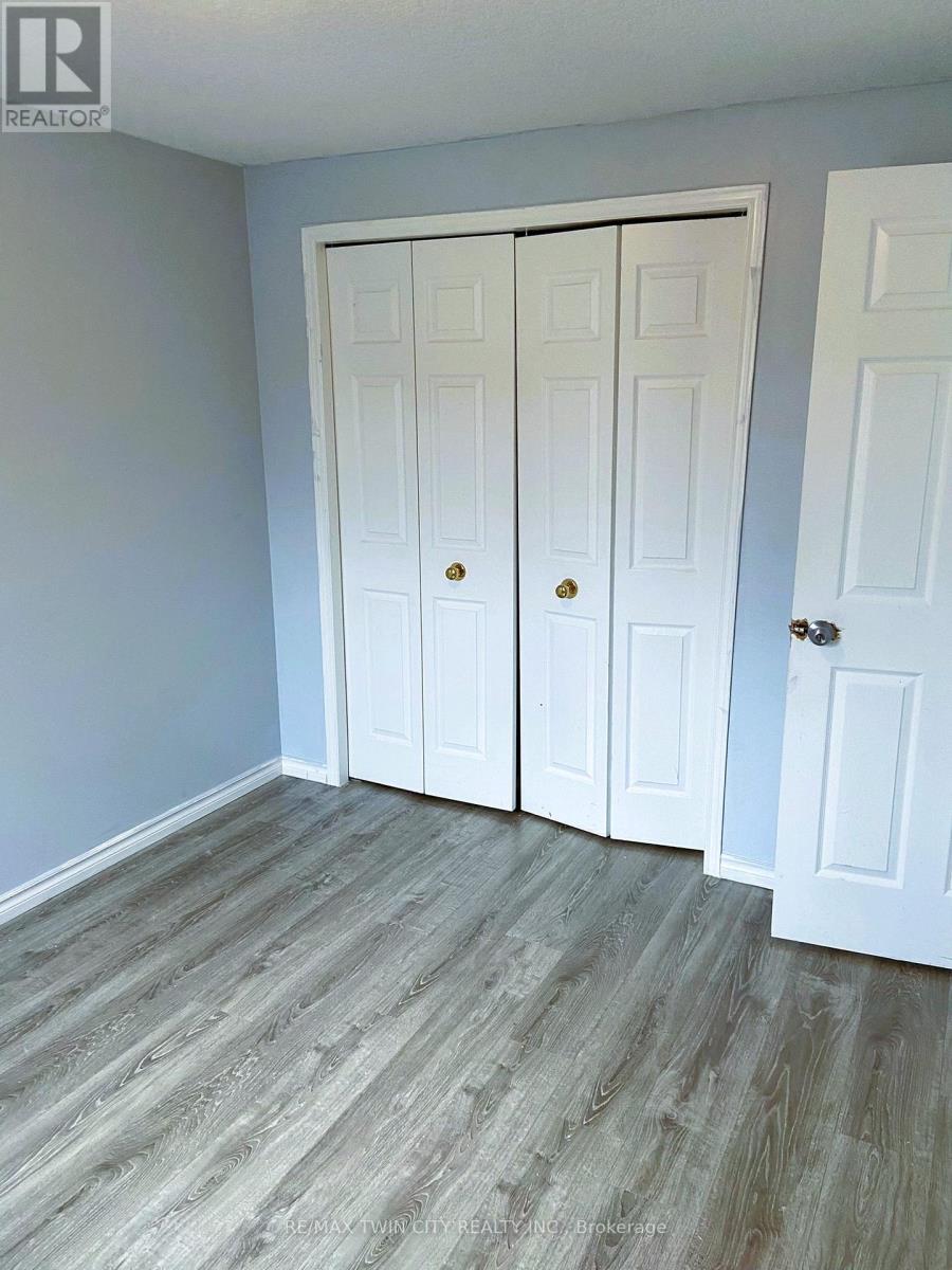 Upper - 490 Activa Avenue, Kitchener, Ontario  N2E 4C1 - Photo 13 - X13476908