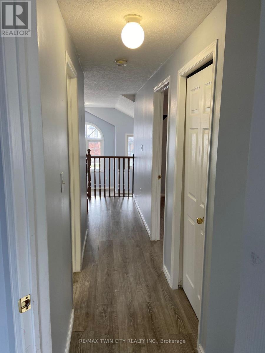 Upper - 490 Activa Avenue, Kitchener, Ontario  N2E 4C1 - Photo 15 - X13476908