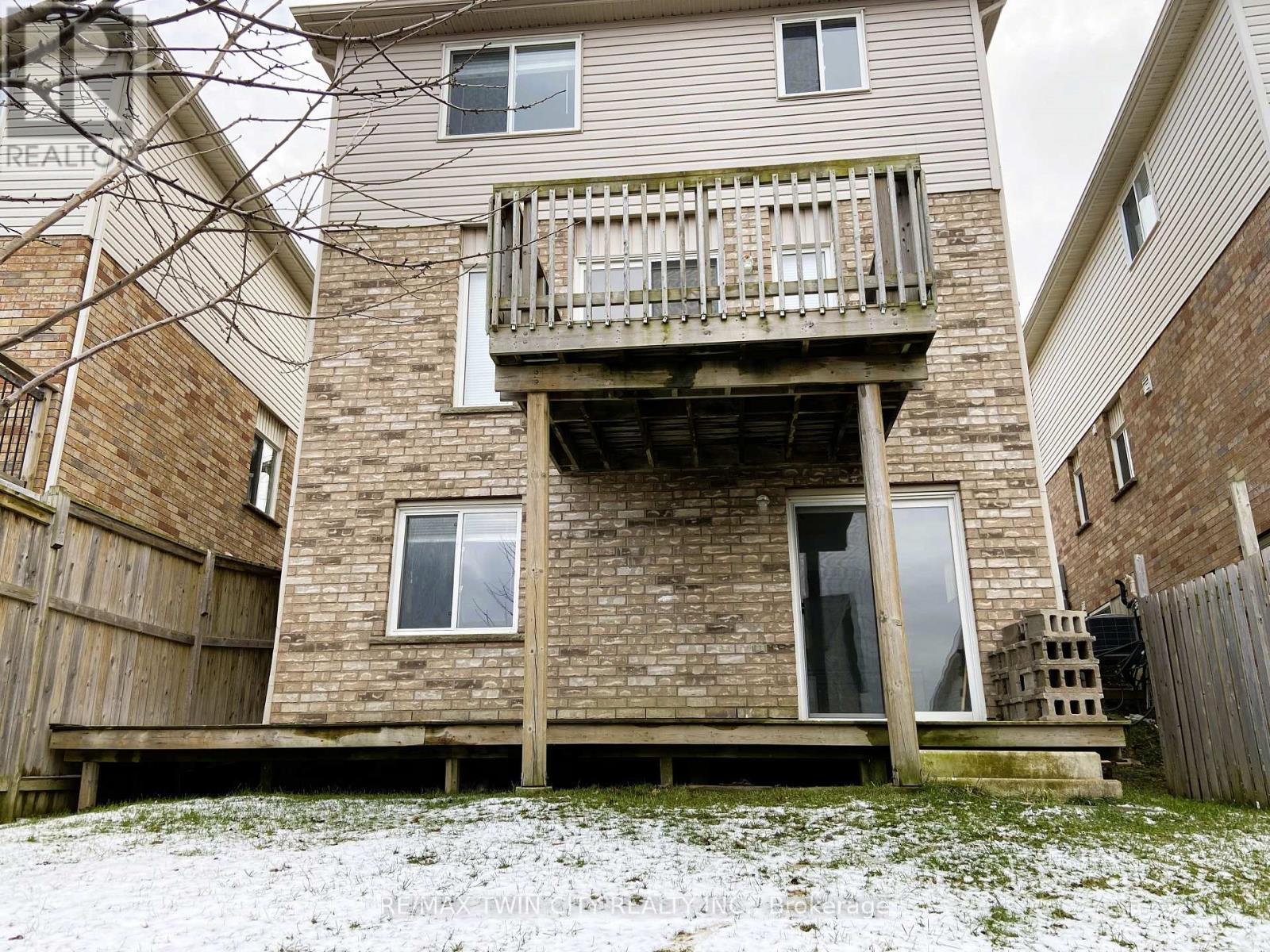 Upper - 490 Activa Avenue, Kitchener, Ontario  N2E 4C1 - Photo 16 - X13476908