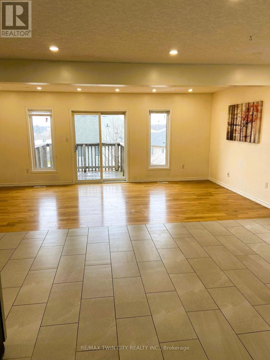 Upper - 490 Activa Avenue, Kitchener, Ontario  N2E 4C1 - Photo 6 - X13476908