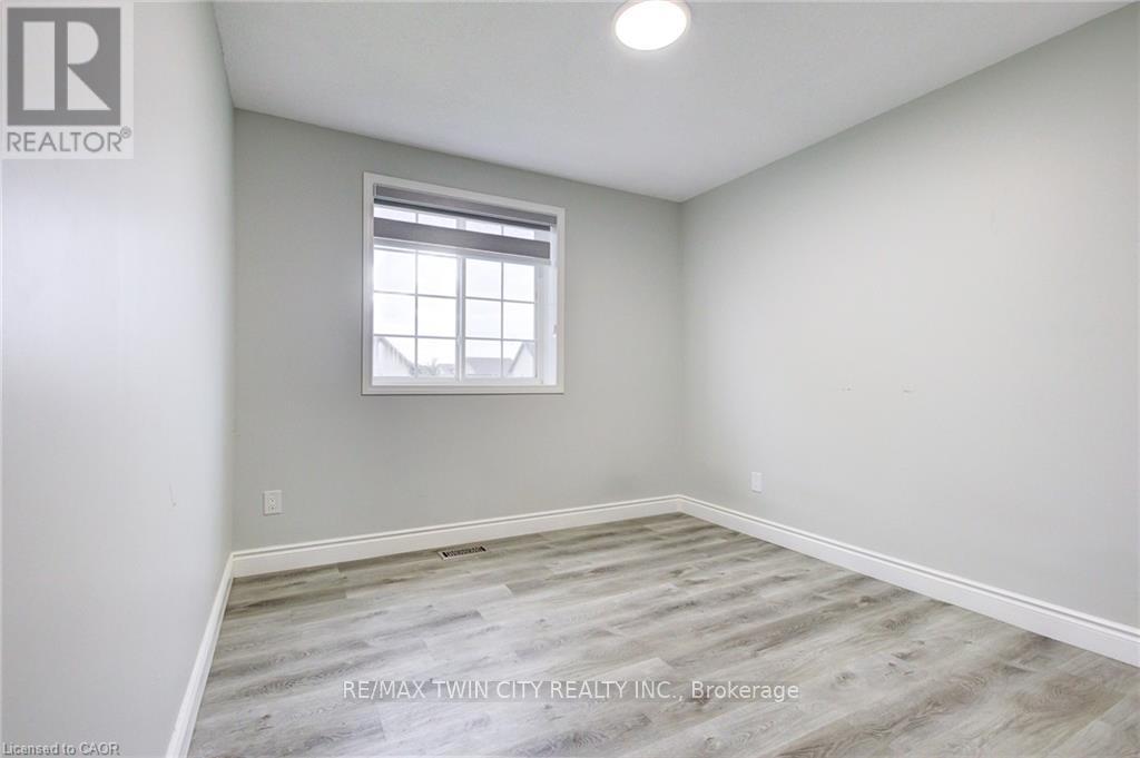 110 Commonwealth Street, Kitchener, Ontario  N2E 4K8 - Photo 15 - X13476920