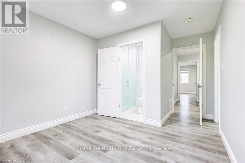 110 Commonwealth Street, Kitchener, Ontario  N2E 4K8 - Photo 17 - X13476920
