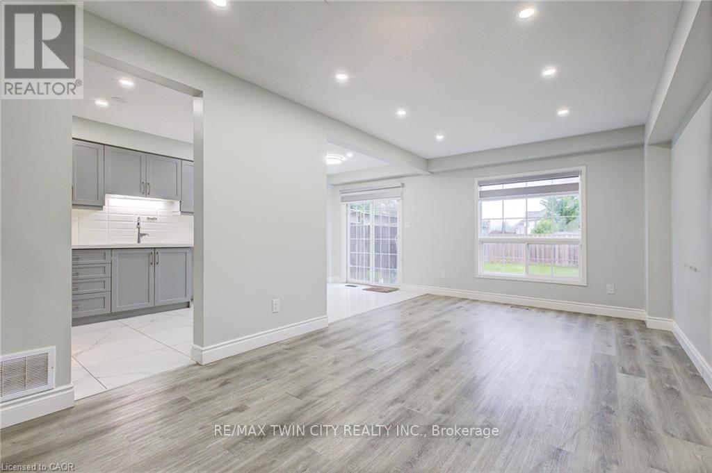 110 Commonwealth Street, Kitchener, Ontario  N2E 4K8 - Photo 6 - X13476920