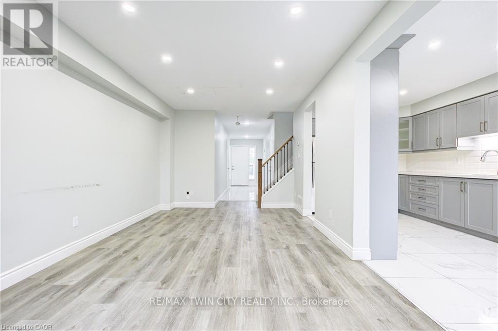 110 Commonwealth Street, Kitchener, Ontario  N2E 4K8 - Photo 8 - X13476920