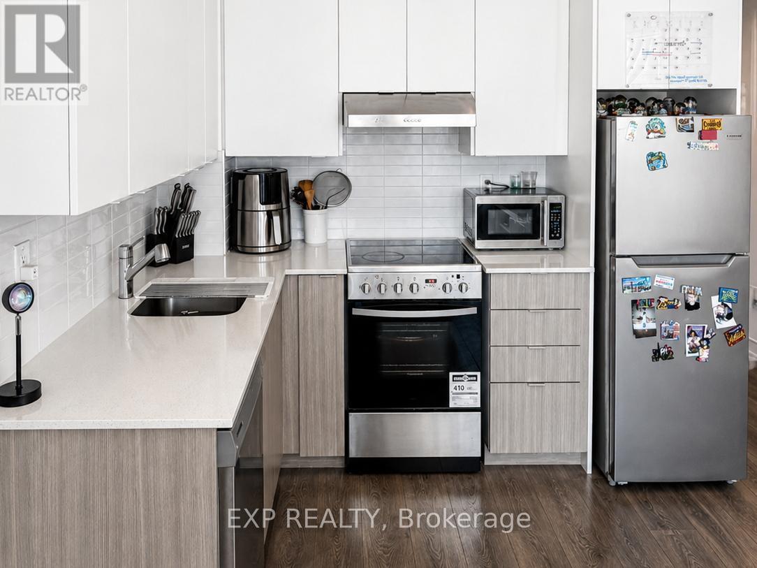 310 - 120 Canon Jackson Drive E, Toronto, Ontario  M6M 0B8 - Photo 5 - W13476792